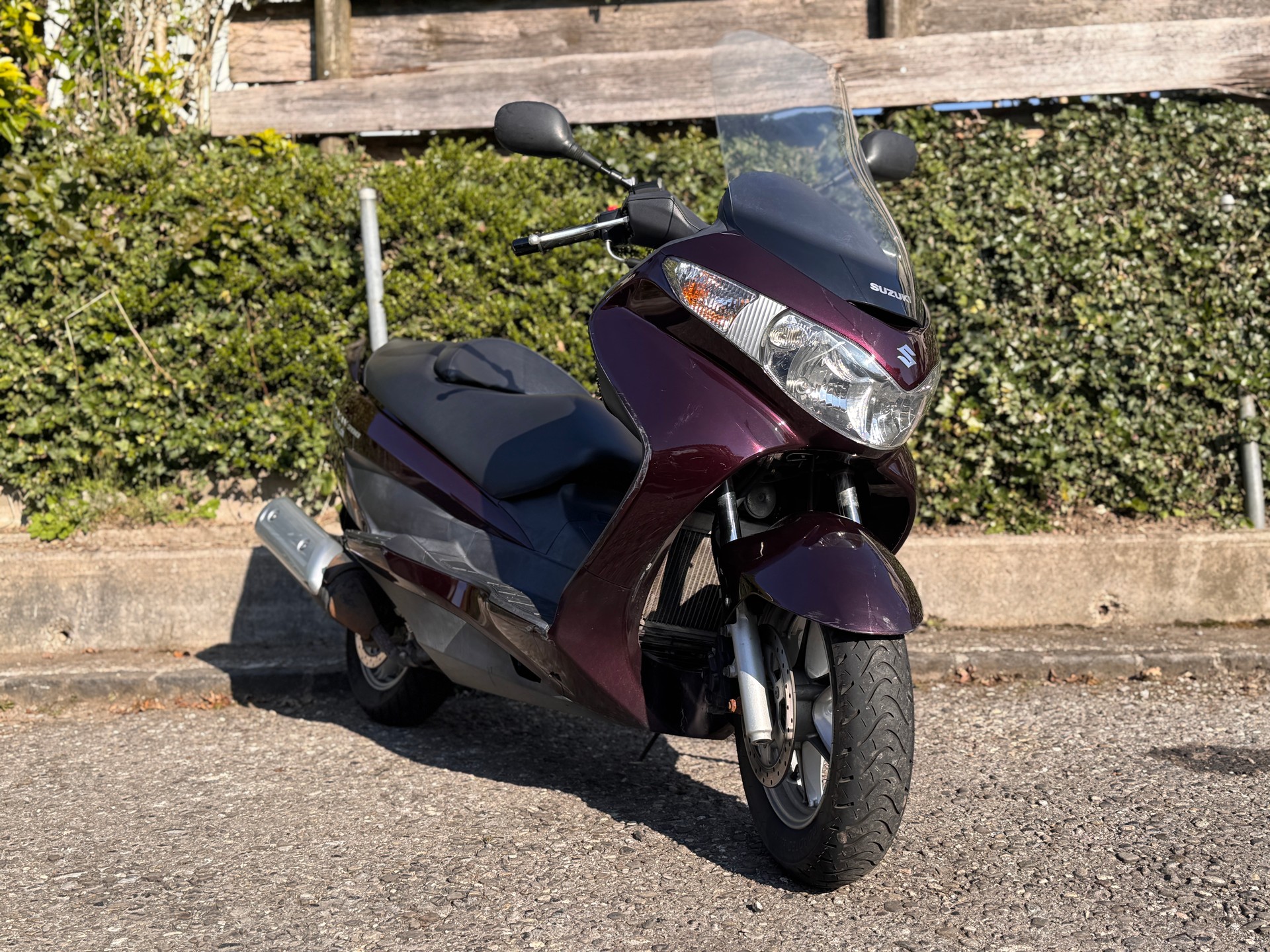 SUZUKI UH 200G Burgman-showroom-element-3
