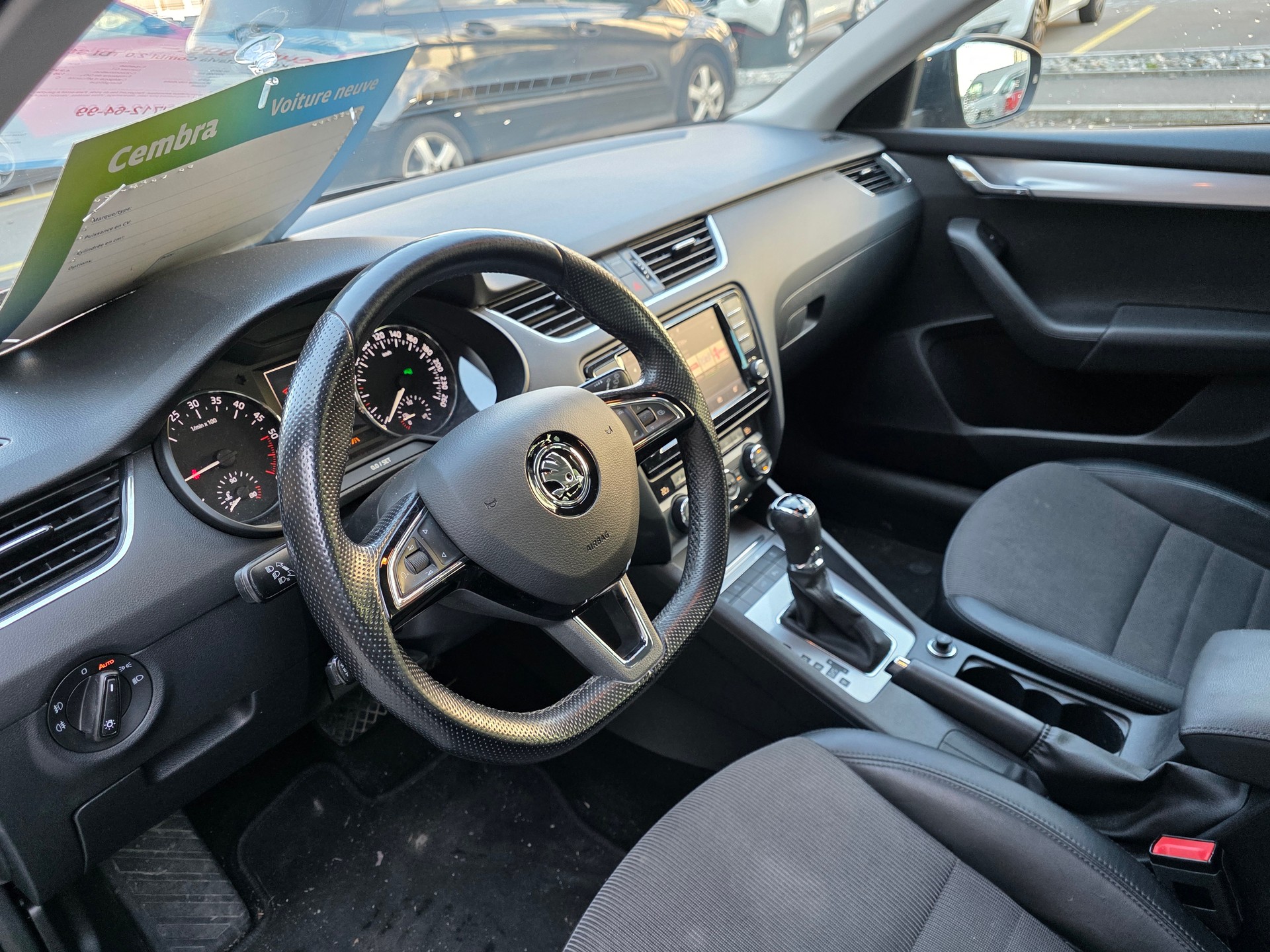 SKODA Octavia Combi 2.0 TDI Style 4x4 DSG-image-8
