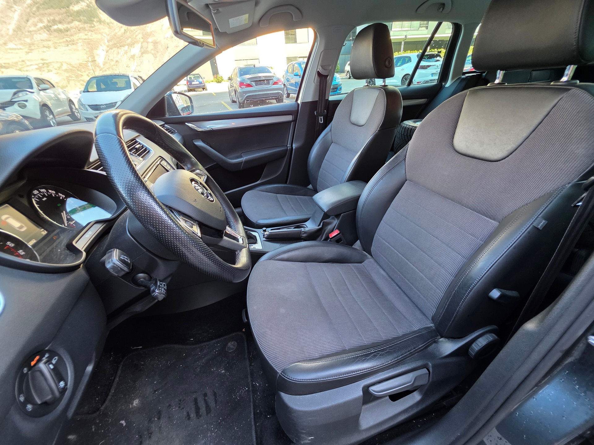 SKODA Octavia Combi 2.0 TDI Style 4x4 DSG-image-7