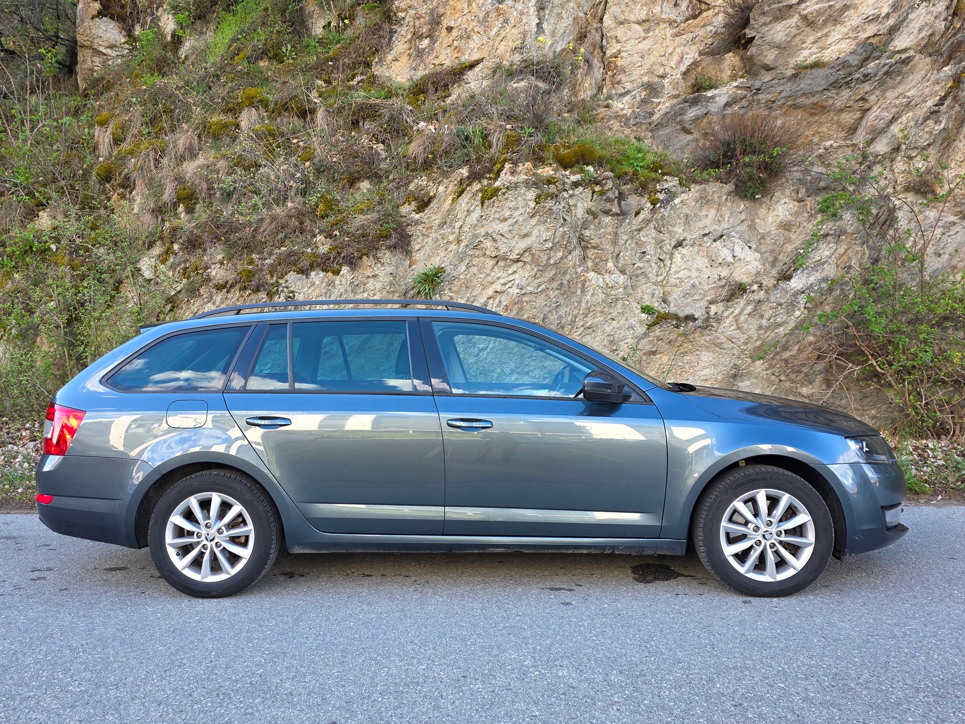 SKODA Octavia Combi 2.0 TDI Style 4x4 DSG-image-4