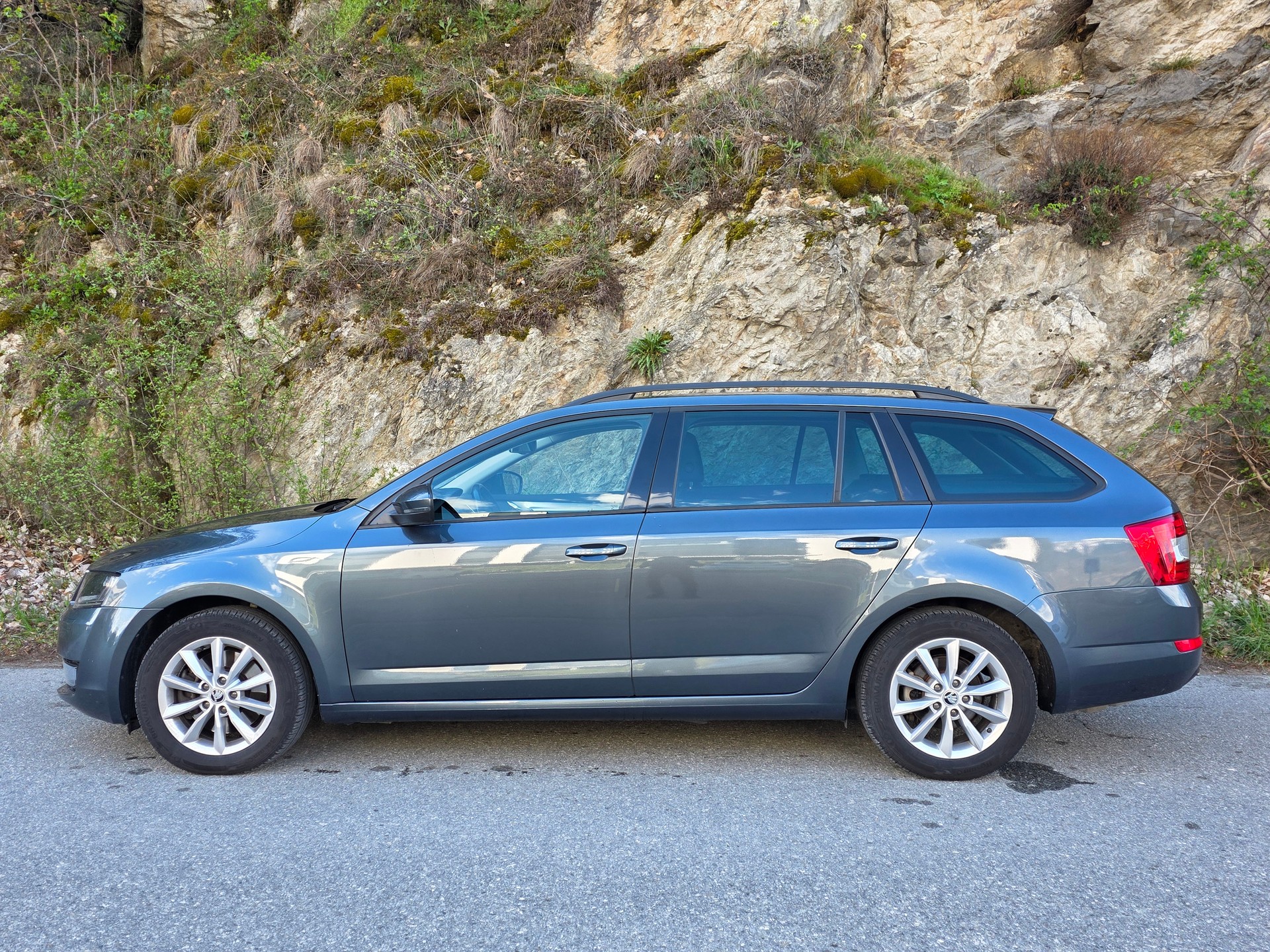 SKODA Octavia Combi 2.0 TDI Style 4x4 DSG-image-1