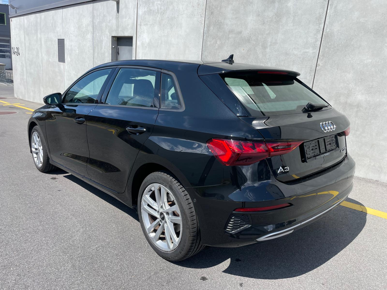 AUDI A3 Sportback 40 TFSI e S line S-tronic (35)-image-5