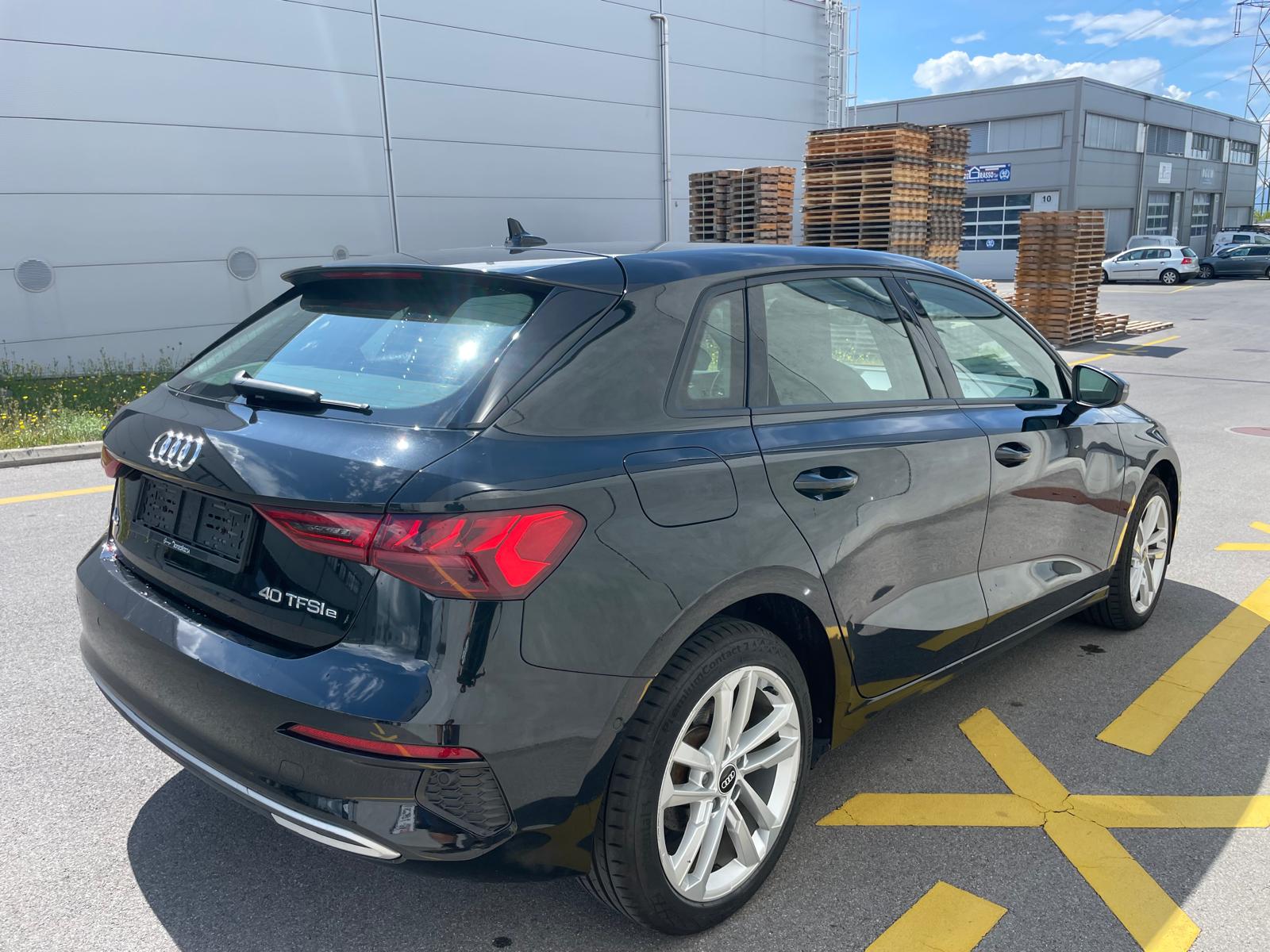 AUDI A3 Sportback 40 TFSI e S line S-tronic (35)-image-3