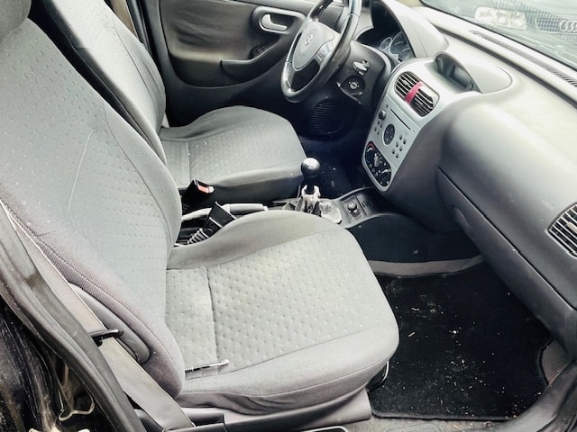 OPEL Corsa 1.2 16V Njoy-image-10