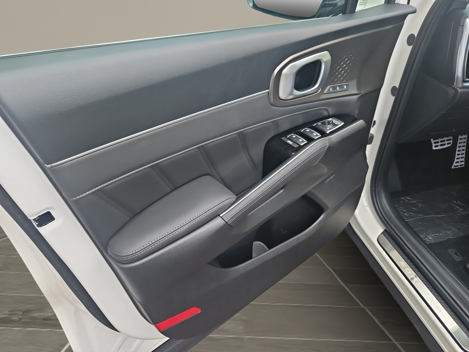 KIA Sorento 1.6 T-GDi Plug-in Hybrid Style 7P-image-10