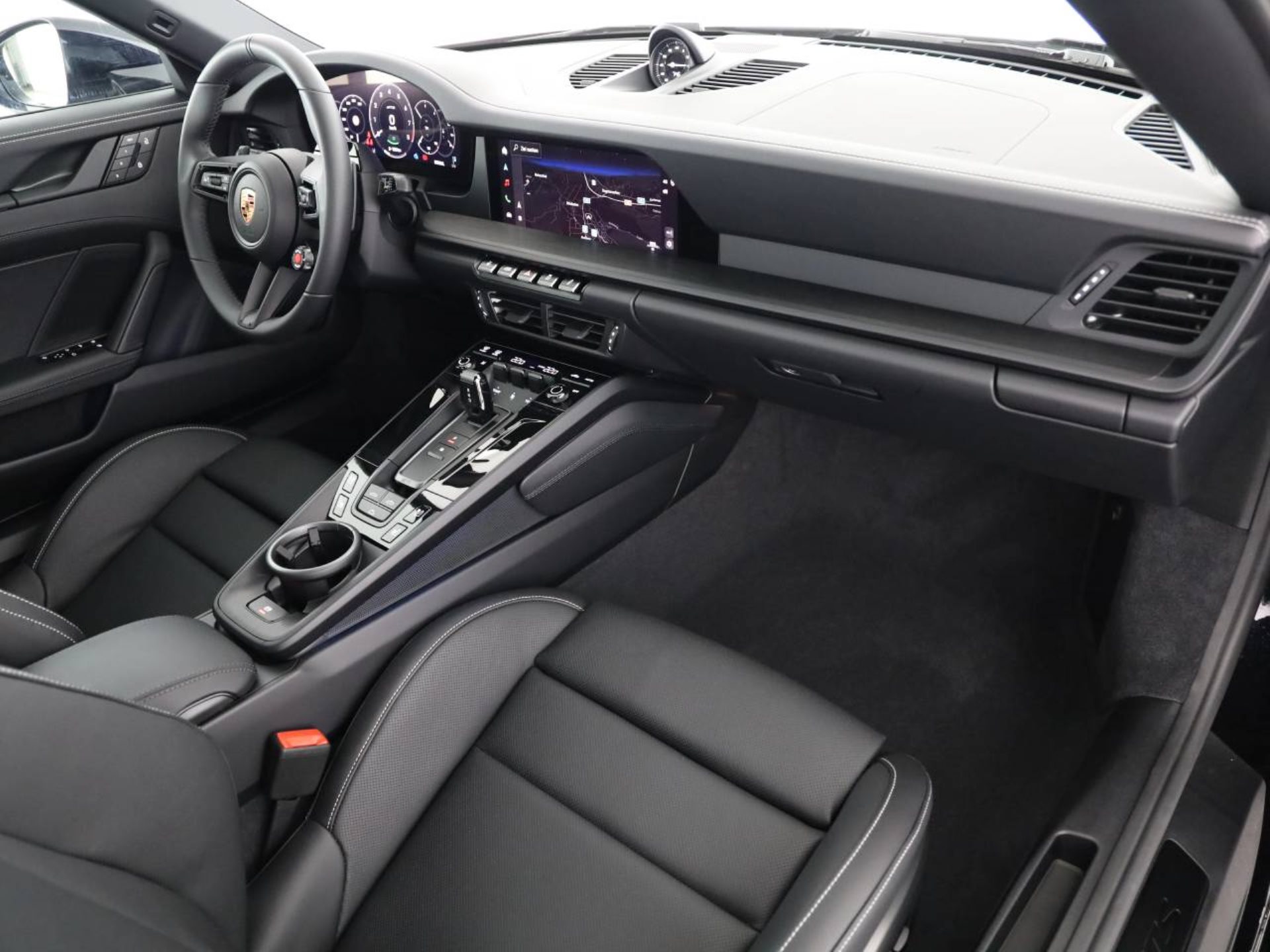 PORSCHE 911 Carrera GTS Cabriolet-image-11