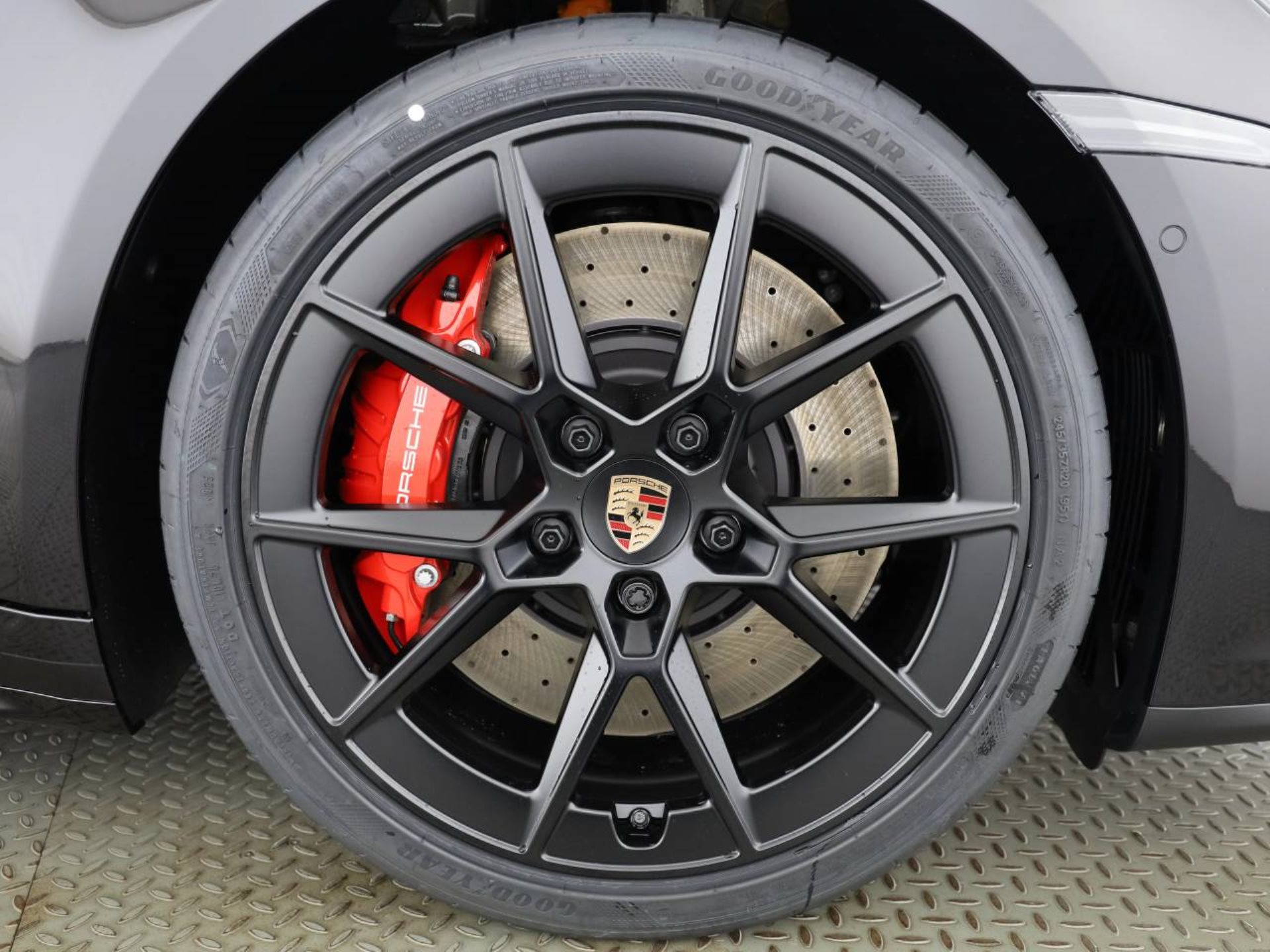 PORSCHE 911 Carrera GTS Cabriolet-image-6