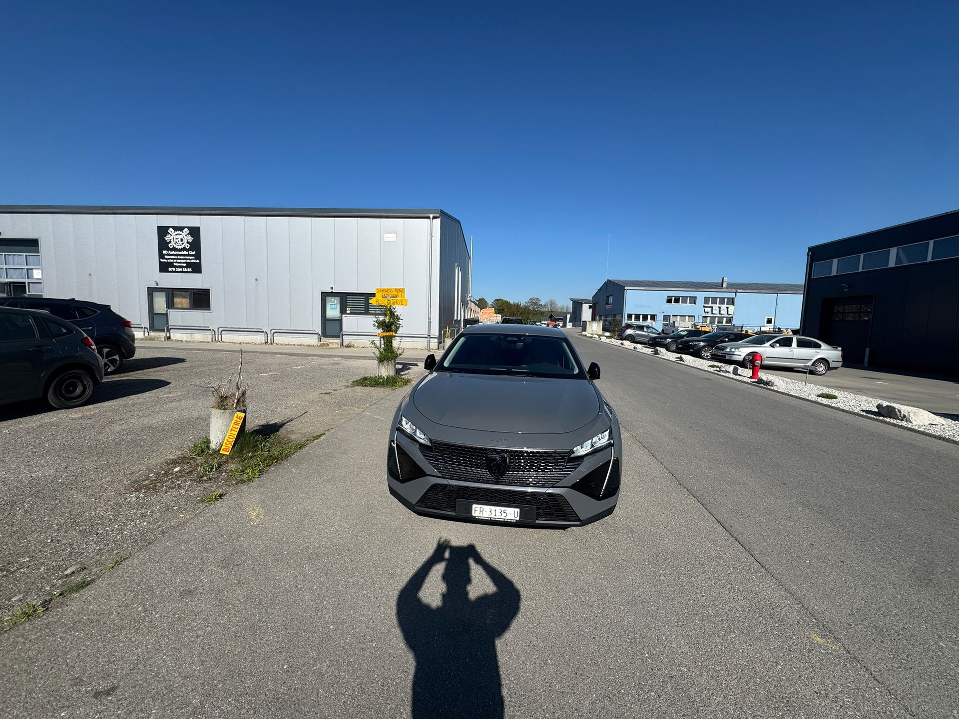 PEUGEOT 408 1.6 PHEV 180 Allure Pack-showroom-element-1