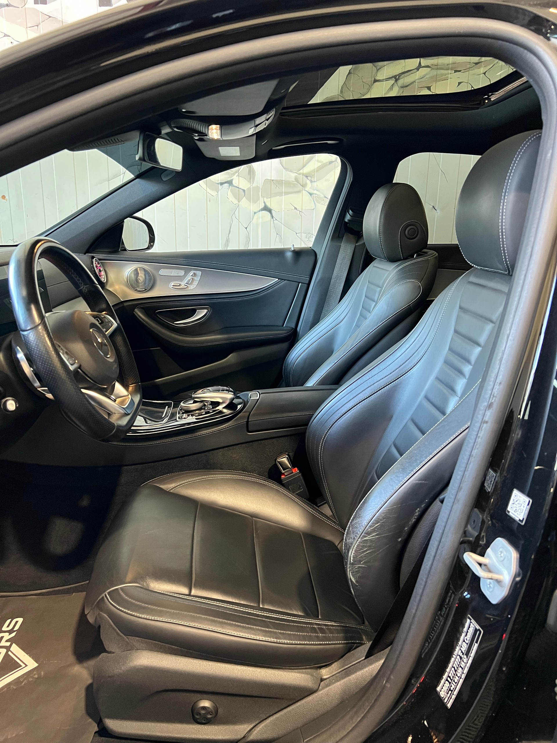 MERCEDES-BENZ E 220 d AMG Line 9G-Tronic-image-13