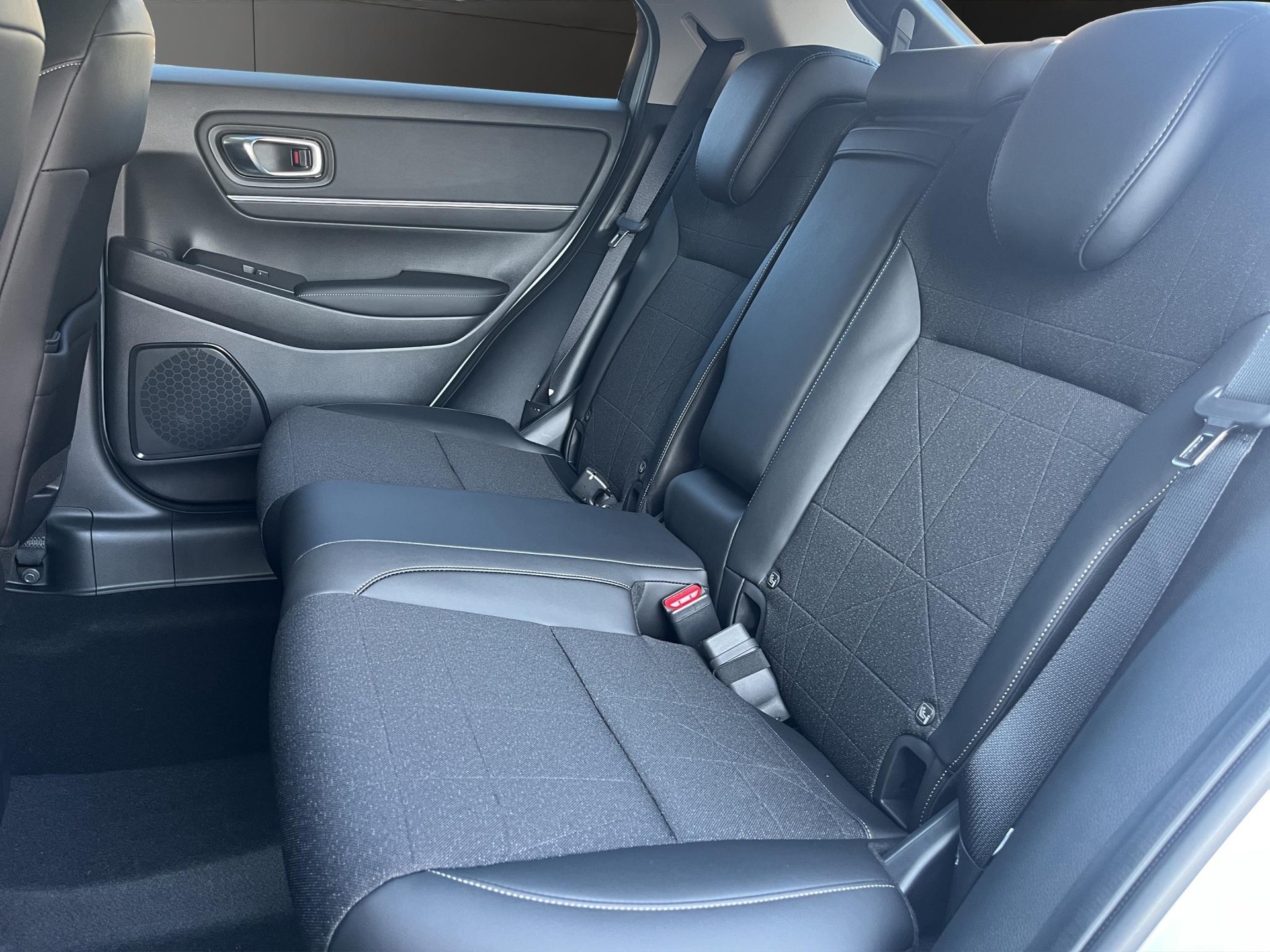 HONDA HR-V 1.5 i-MMD Advance-image-11