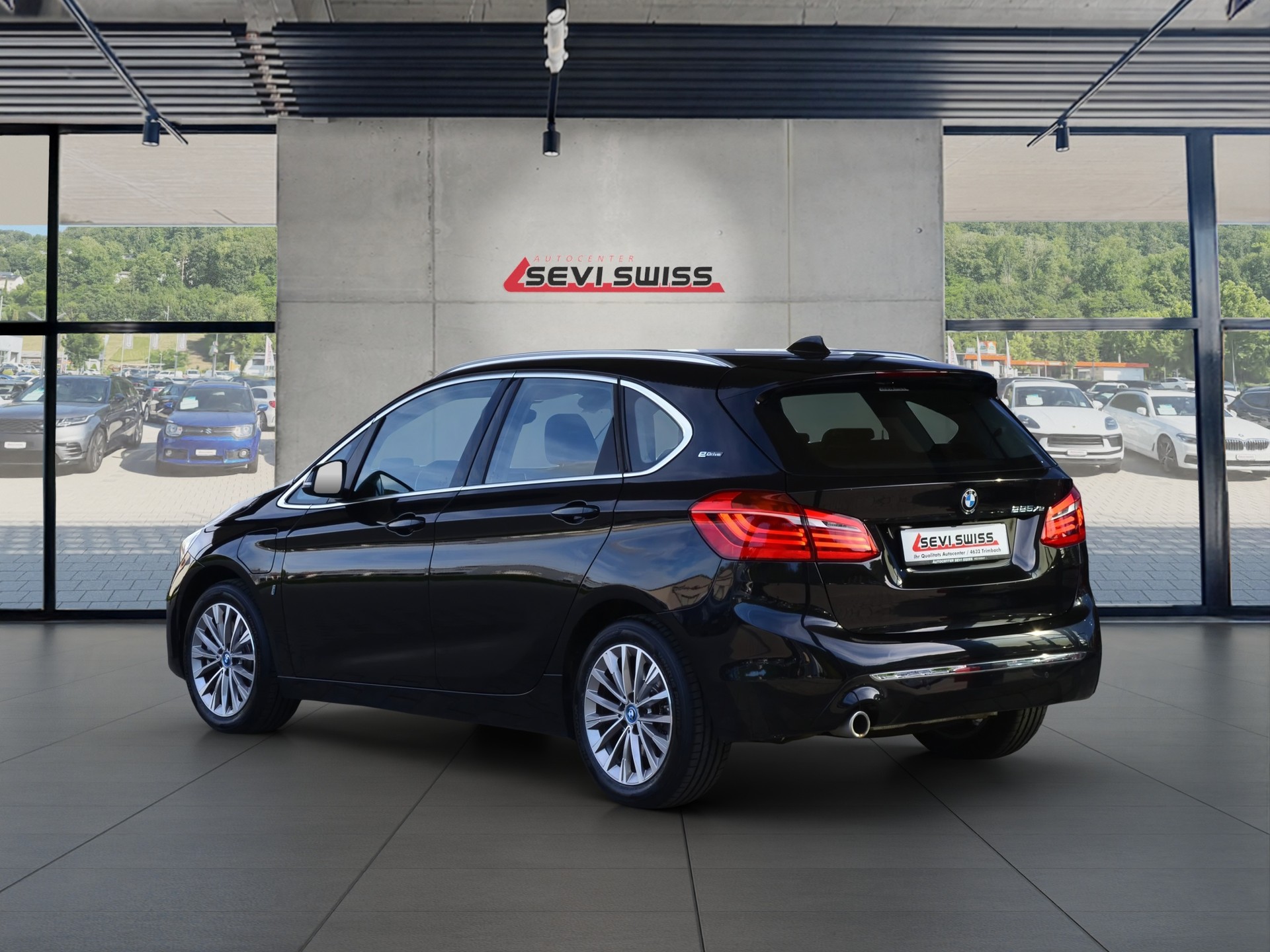 BMW 225xe iPerformance Active Tourer Steptronic Luxury Line*Ab MFK,1 Jahr oder 20'000km Garantie*-image-3