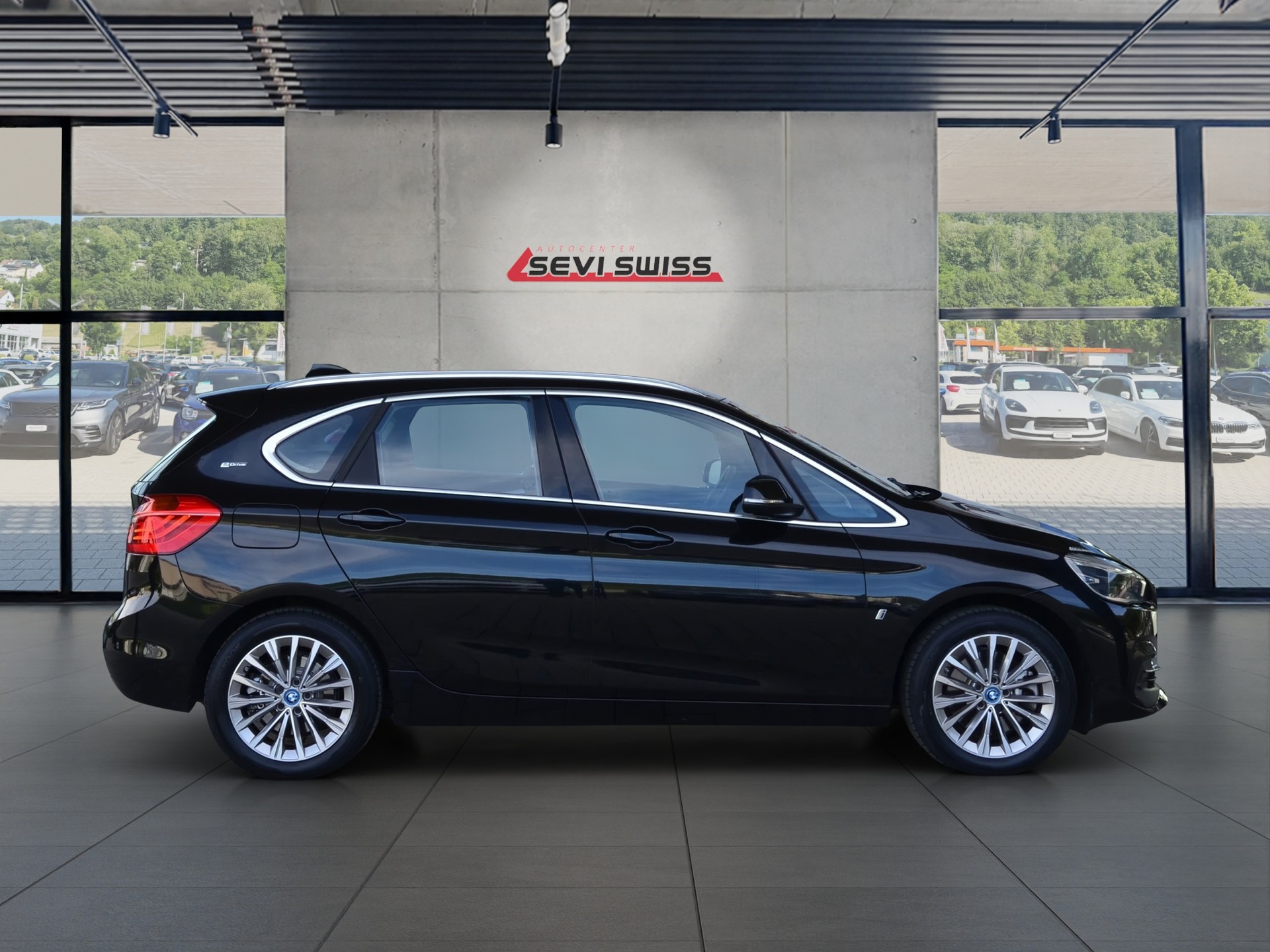 BMW 225xe iPerformance Active Tourer Steptronic Luxury Line*Ab MFK,1 Jahr oder 20'000km Garantie*-image-1