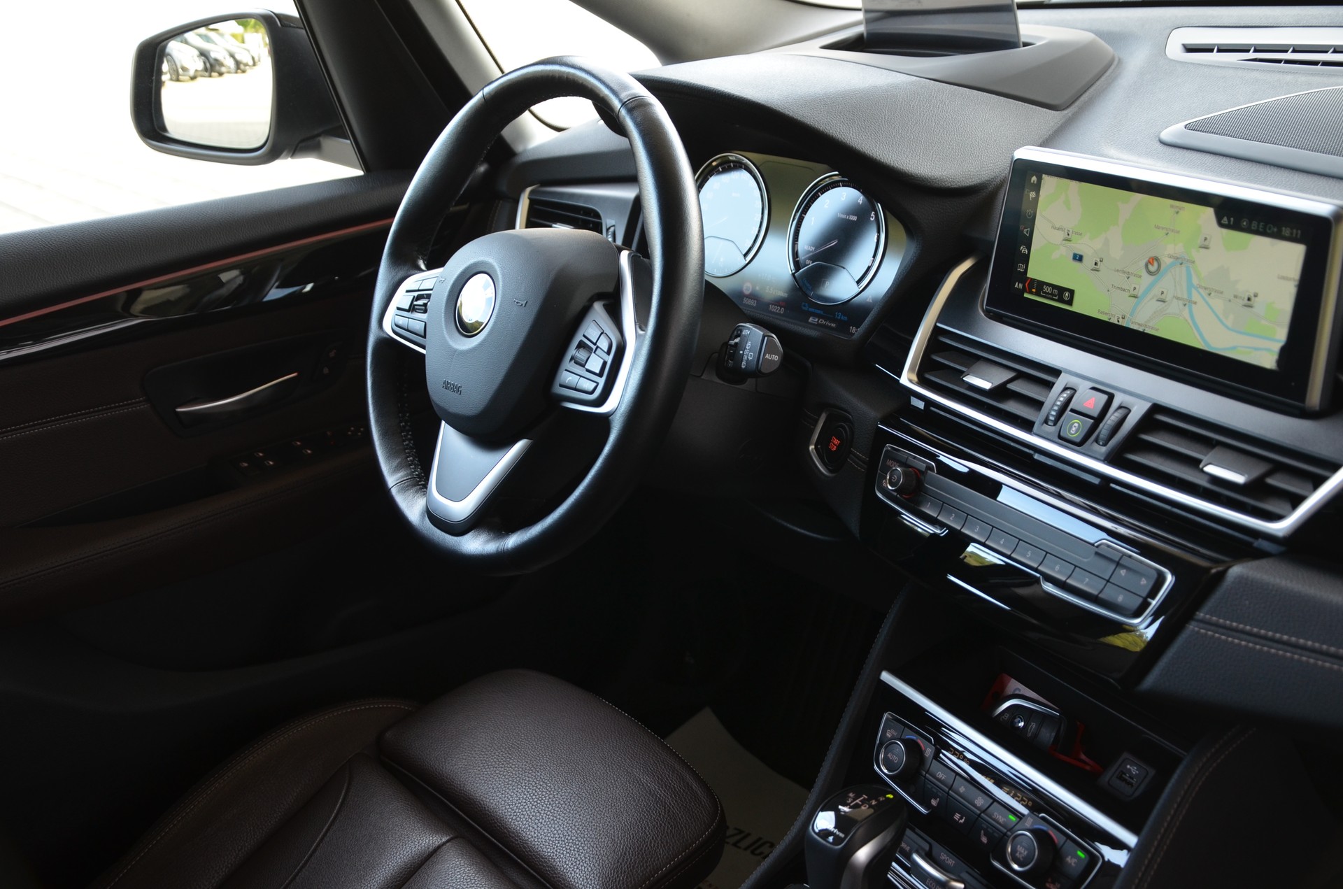 BMW 225xe iPerformance Active Tourer Steptronic Luxury Line*Ab MFK,1 Jahr oder 20'000km Garantie*-image-12