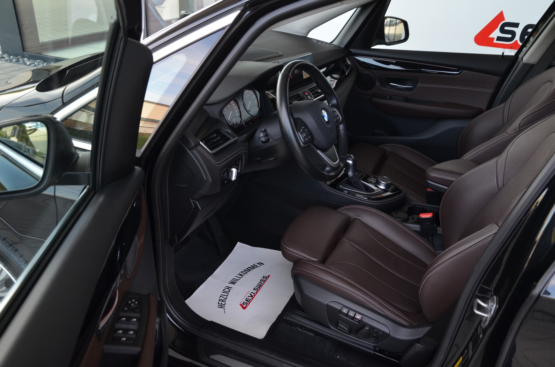 BMW 225xe iPerformance Active Tourer Steptronic Luxury Line*Ab MFK,1 Jahr oder 20'000km Garantie*-image-7
