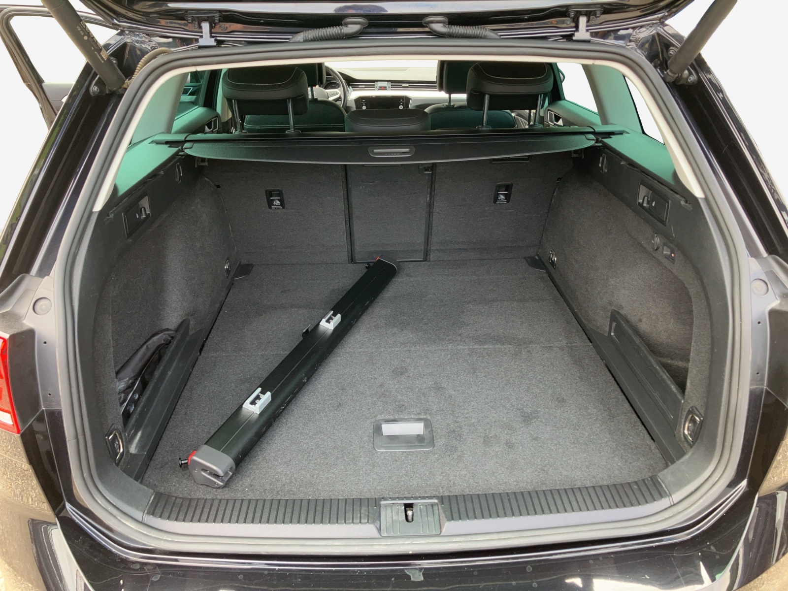 VW Passat 2.0 TDI BMT Elegance 4Motion DSG-image-12