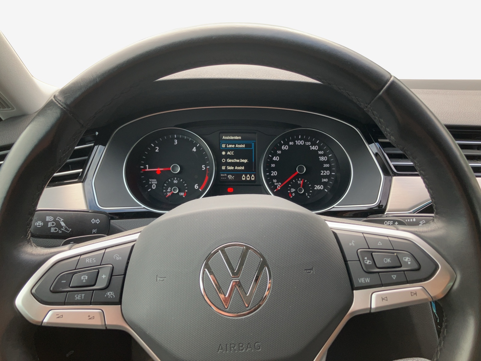 VW Passat 2.0 TDI BMT Elegance 4Motion DSG-image-14