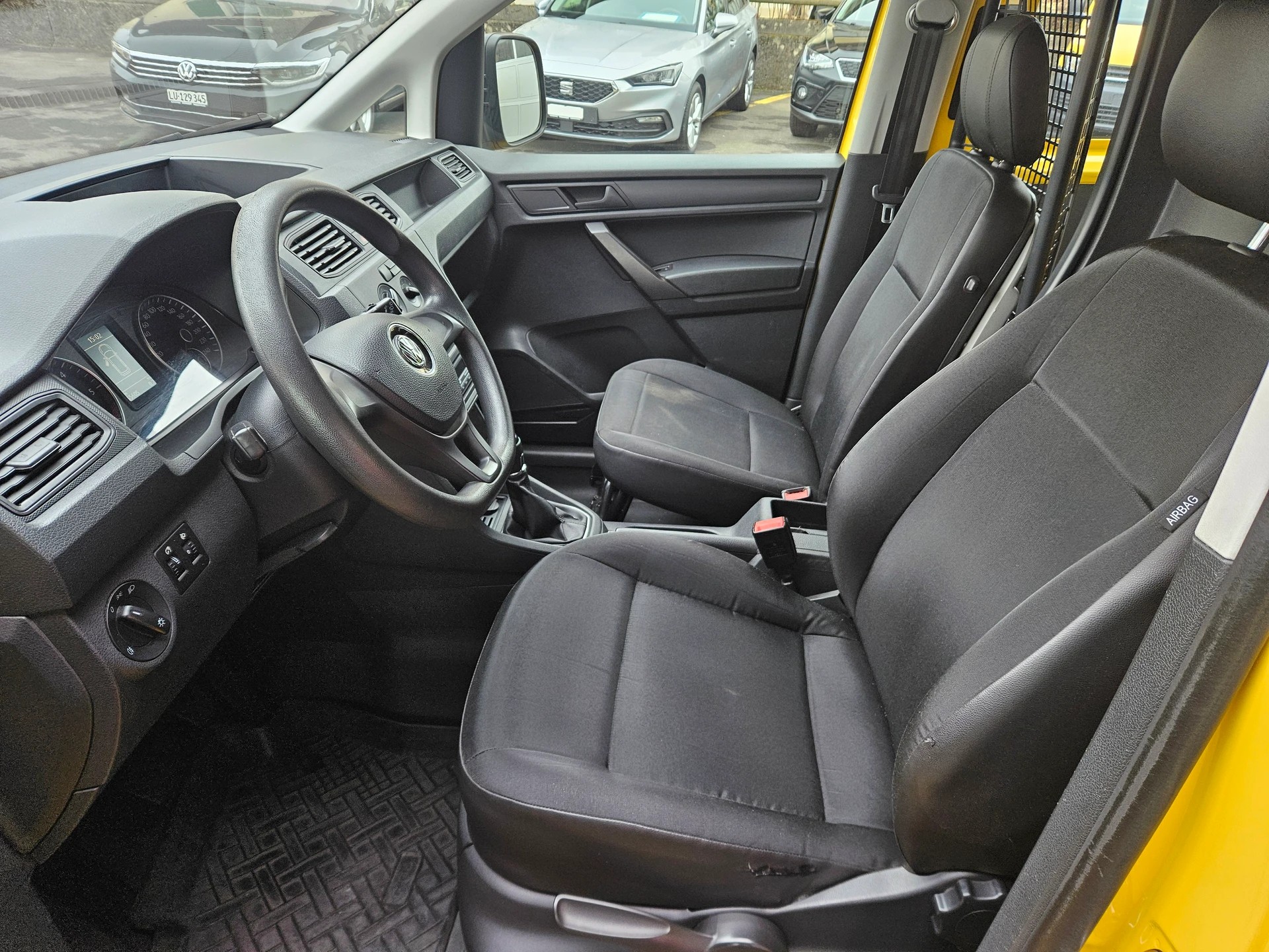 VW Caddy 2.0TDI 4Motion BlueMotion Technology-image-5