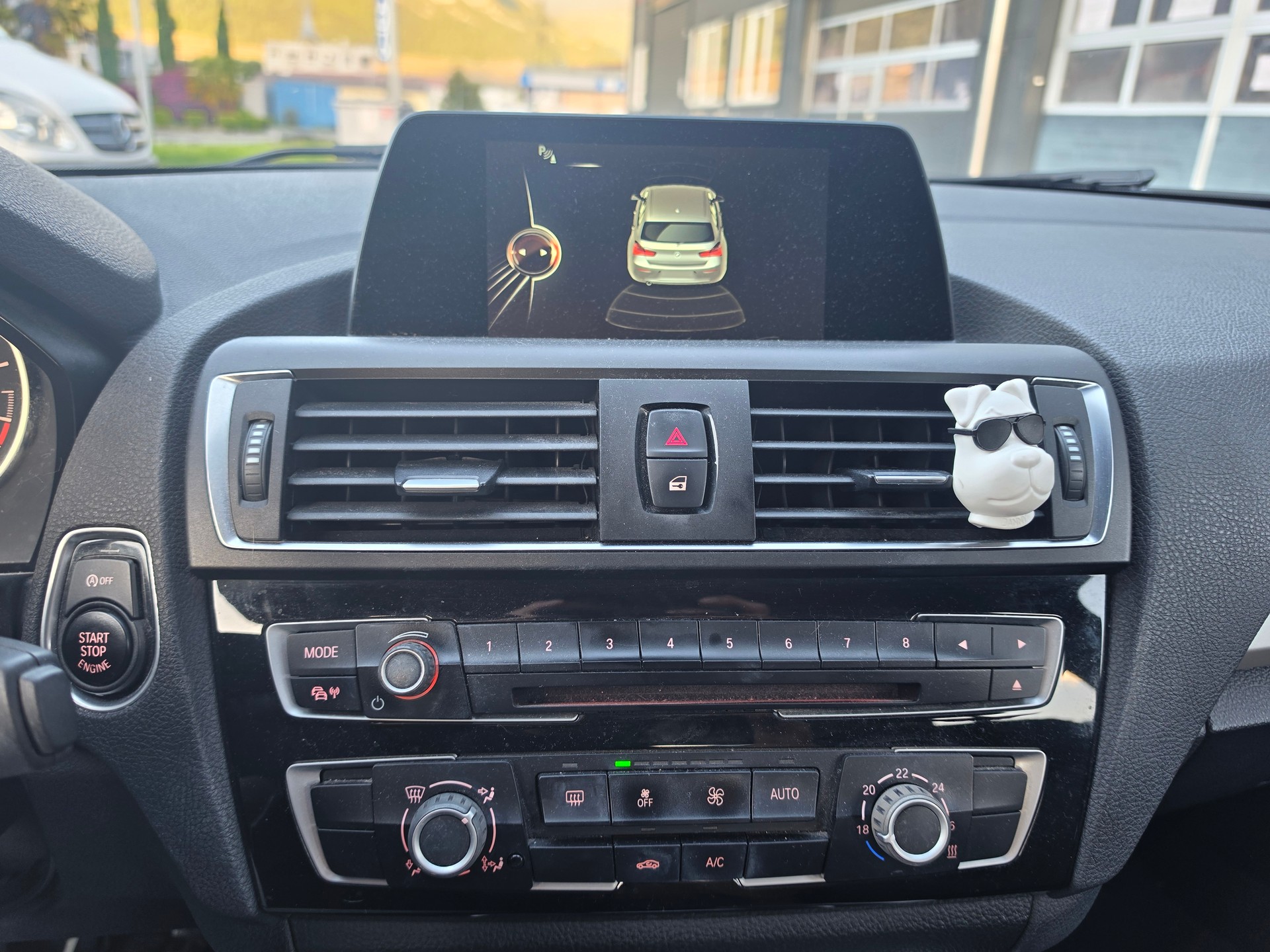 BMW 118i Sport Line Steptronic-image-12