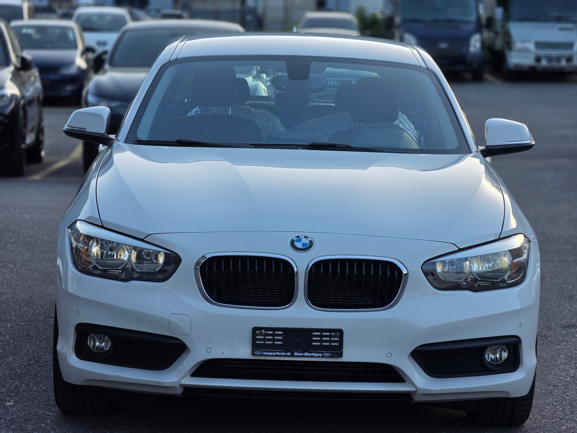BMW 118i Sport Line Steptronic-image-1