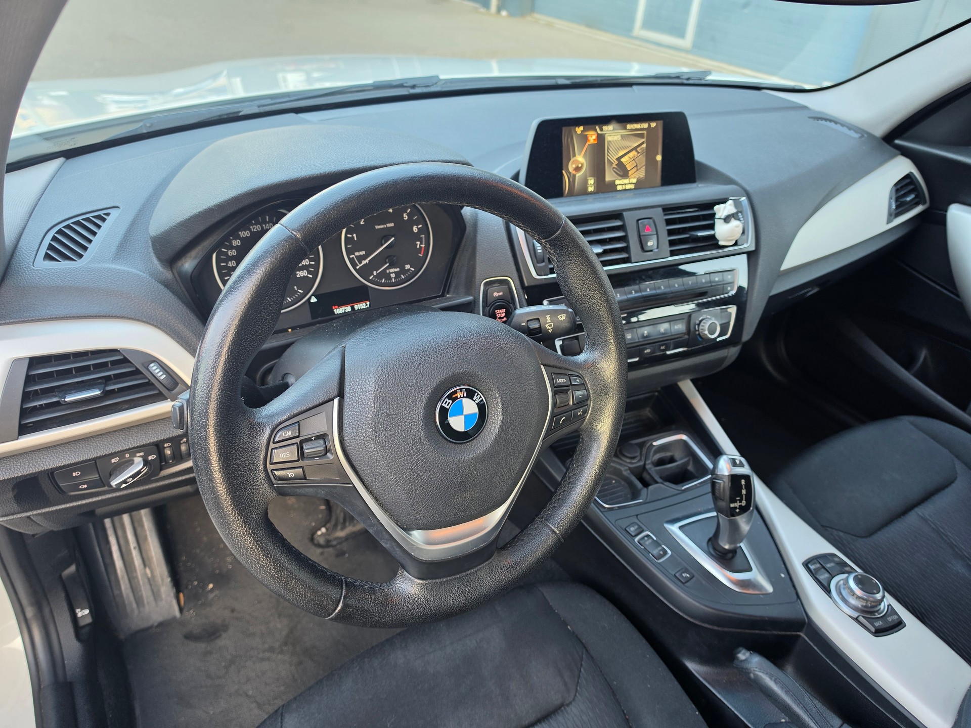 BMW 118i Sport Line Steptronic-image-9