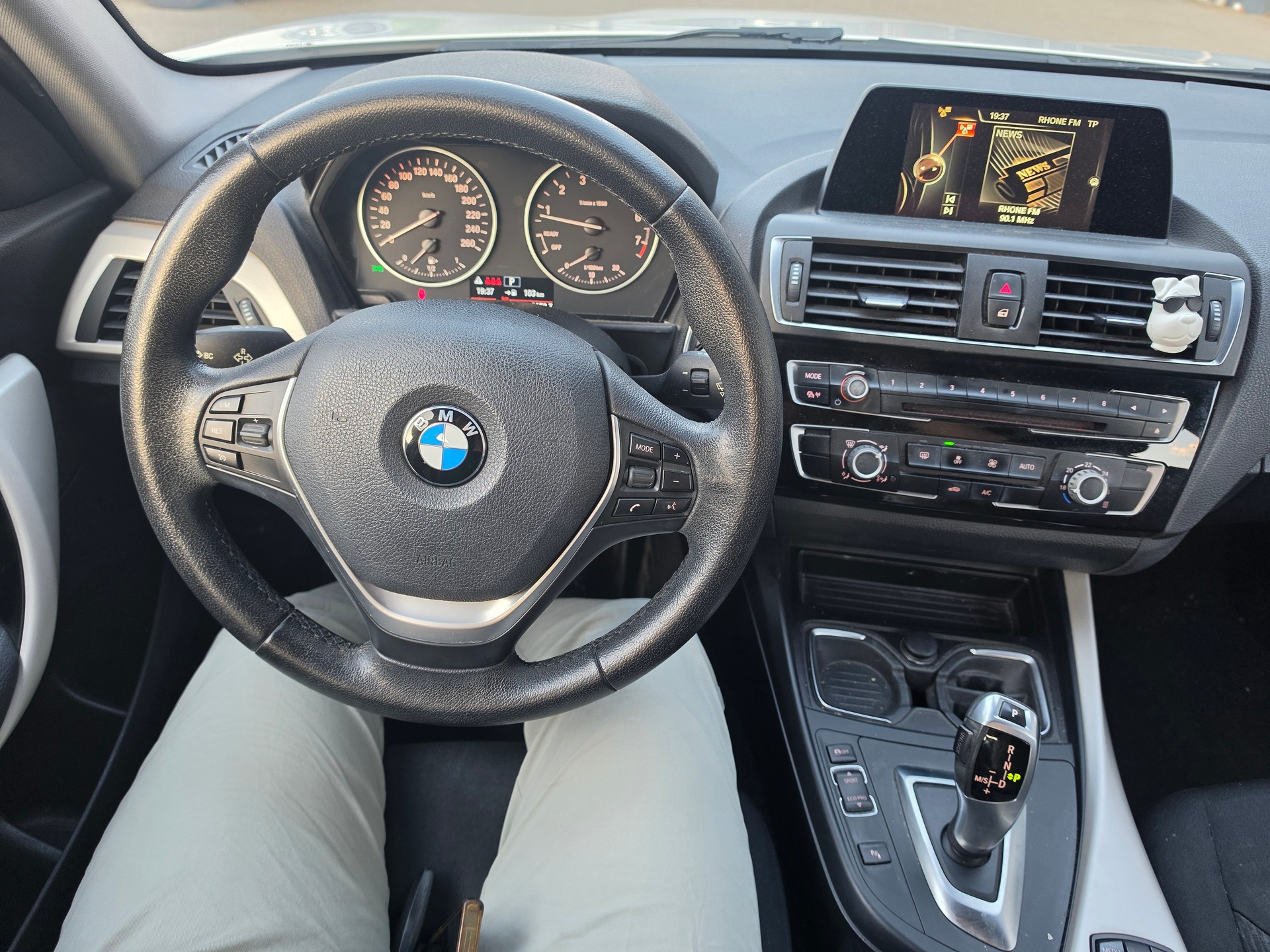 BMW 118i Sport Line Steptronic-image-10