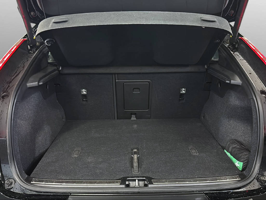 VOLVO C40 E80 Twin Recharge Ultimate-image-13