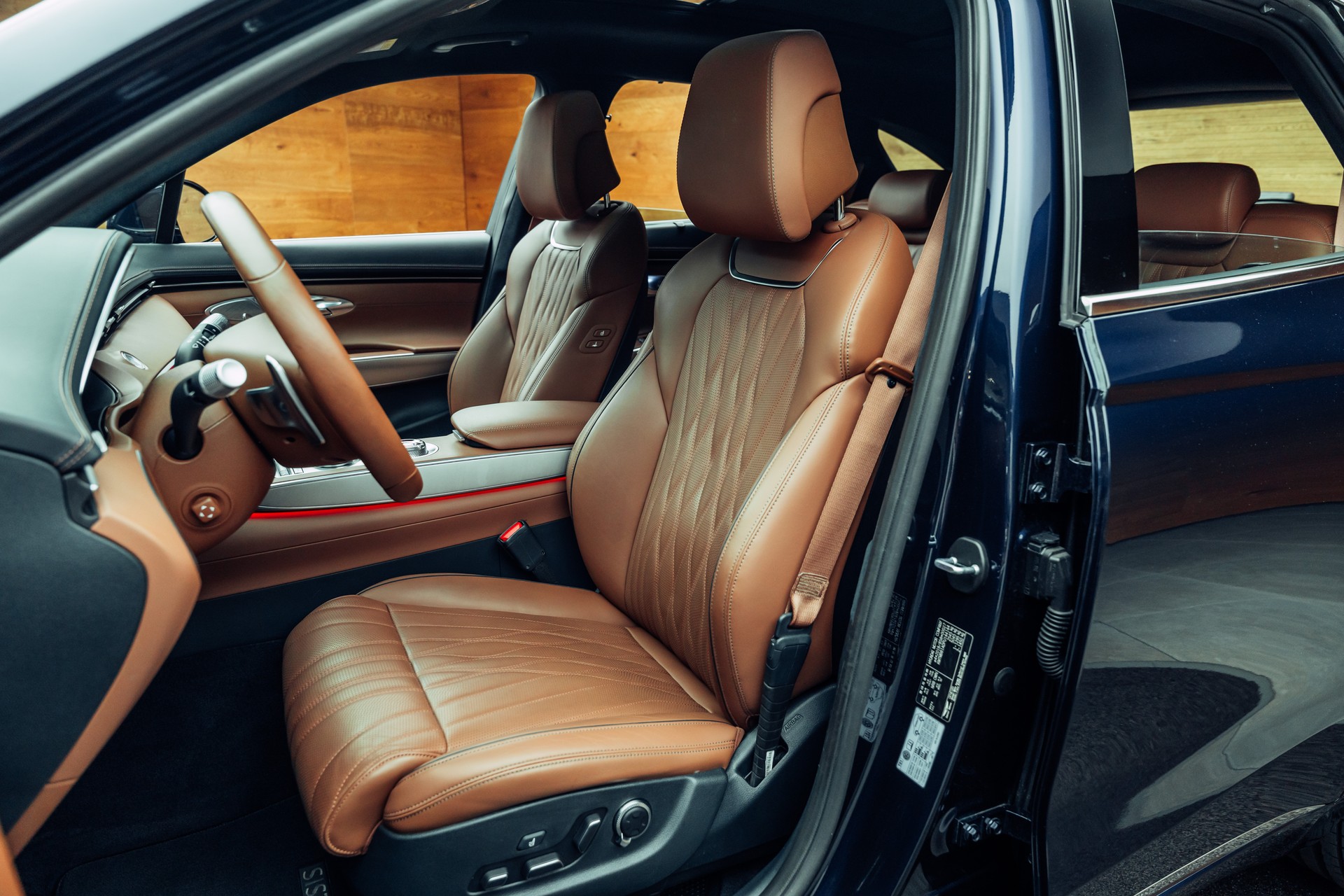 GENESIS GV70 2.2 CRDI Luxury AT8 AWD-image-6