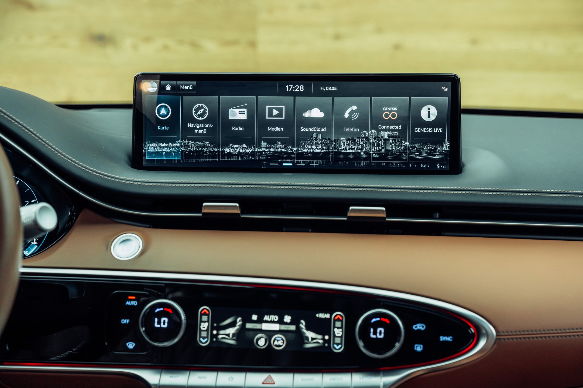 GENESIS GV70 2.2 CRDI Luxury AT8 AWD-image-16