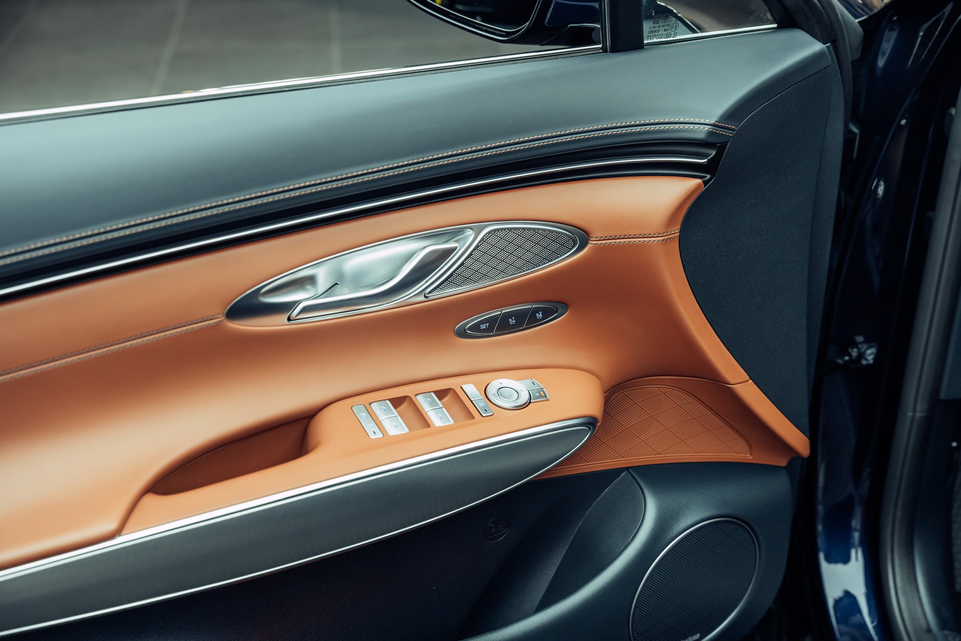 GENESIS GV70 2.2 CRDI Luxury AT8 AWD-image-13