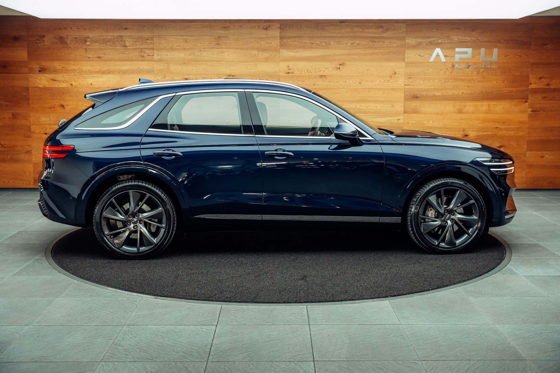 GENESIS GV70 2.2 CRDI Luxury AT8 AWD-image-10