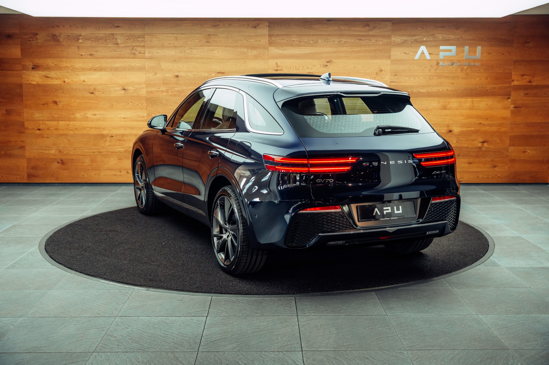 GENESIS GV70 2.2 CRDI Luxury AT8 AWD-image-2