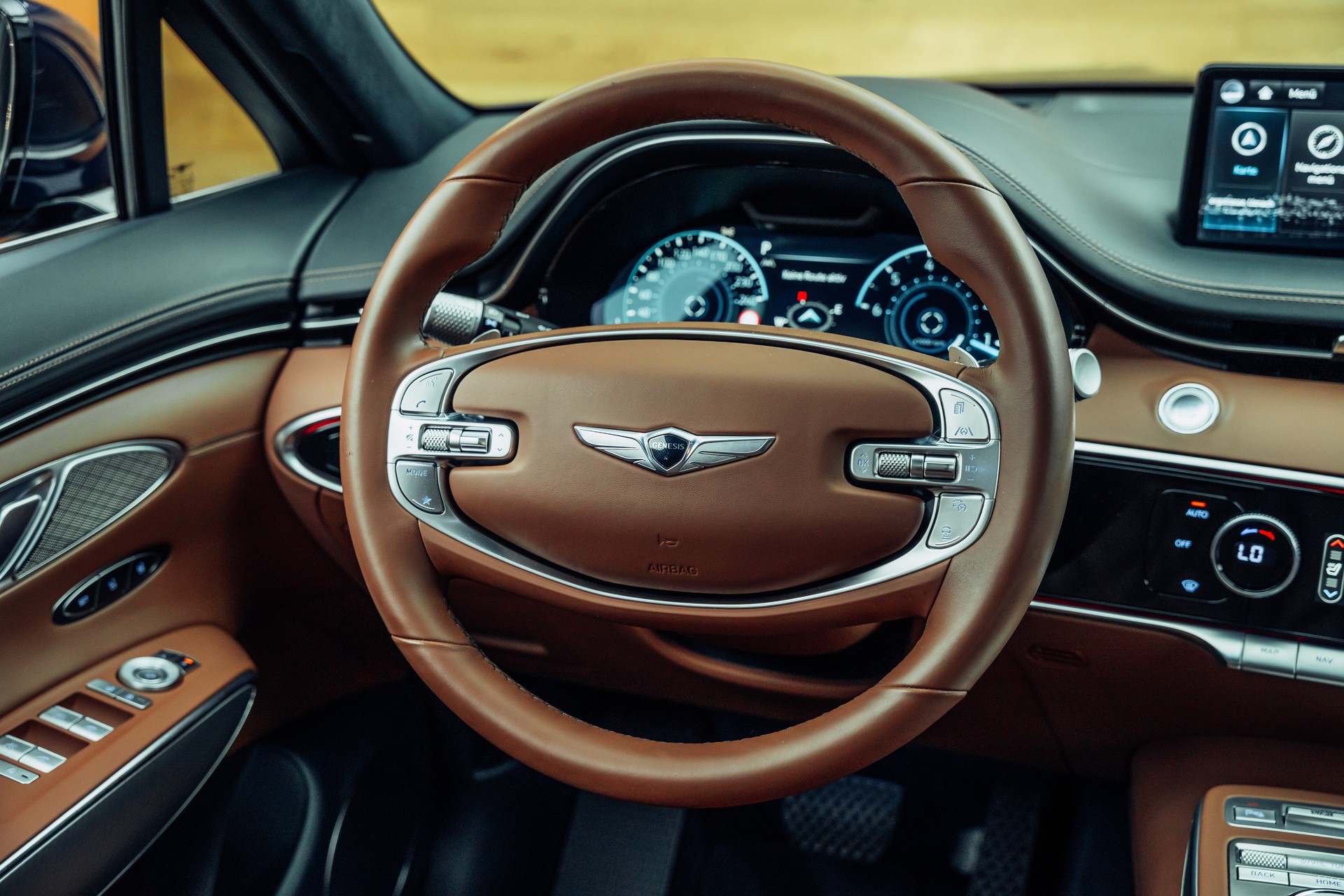 GENESIS GV70 2.2 CRDI Luxury AT8 AWD-image-15