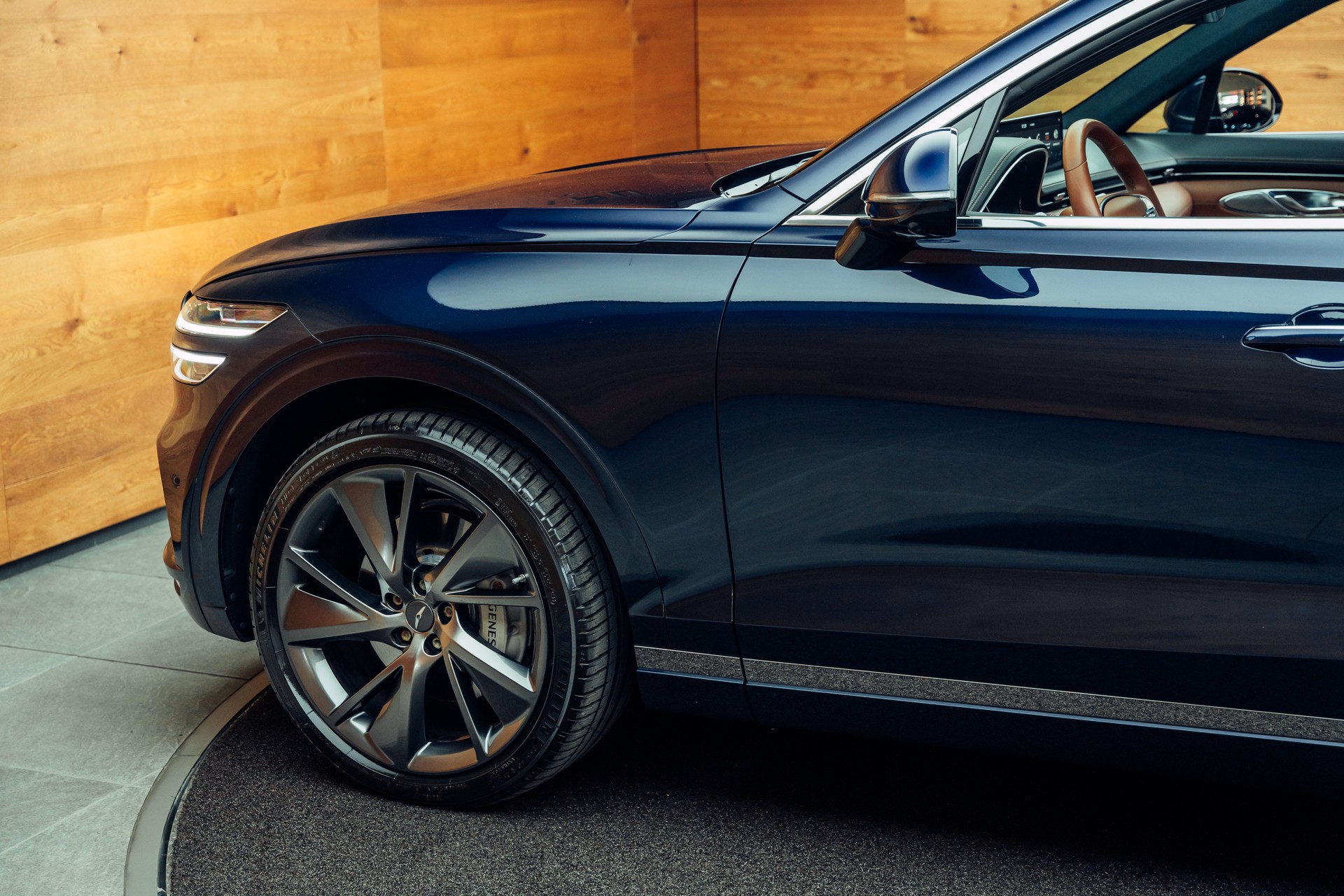 GENESIS GV70 2.2 CRDI Luxury AT8 AWD-image-21
