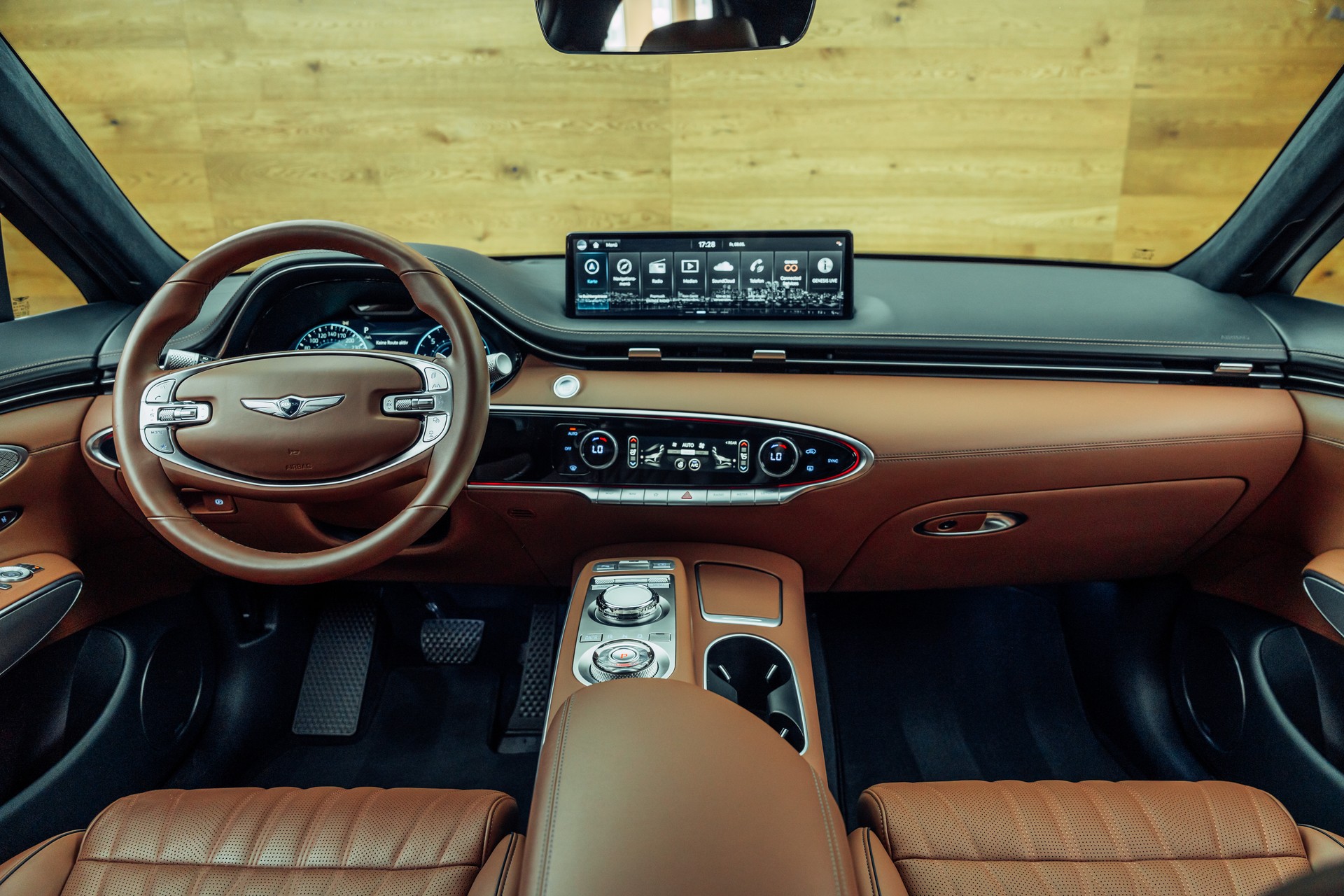 GENESIS GV70 2.2 CRDI Luxury AT8 AWD-image-4