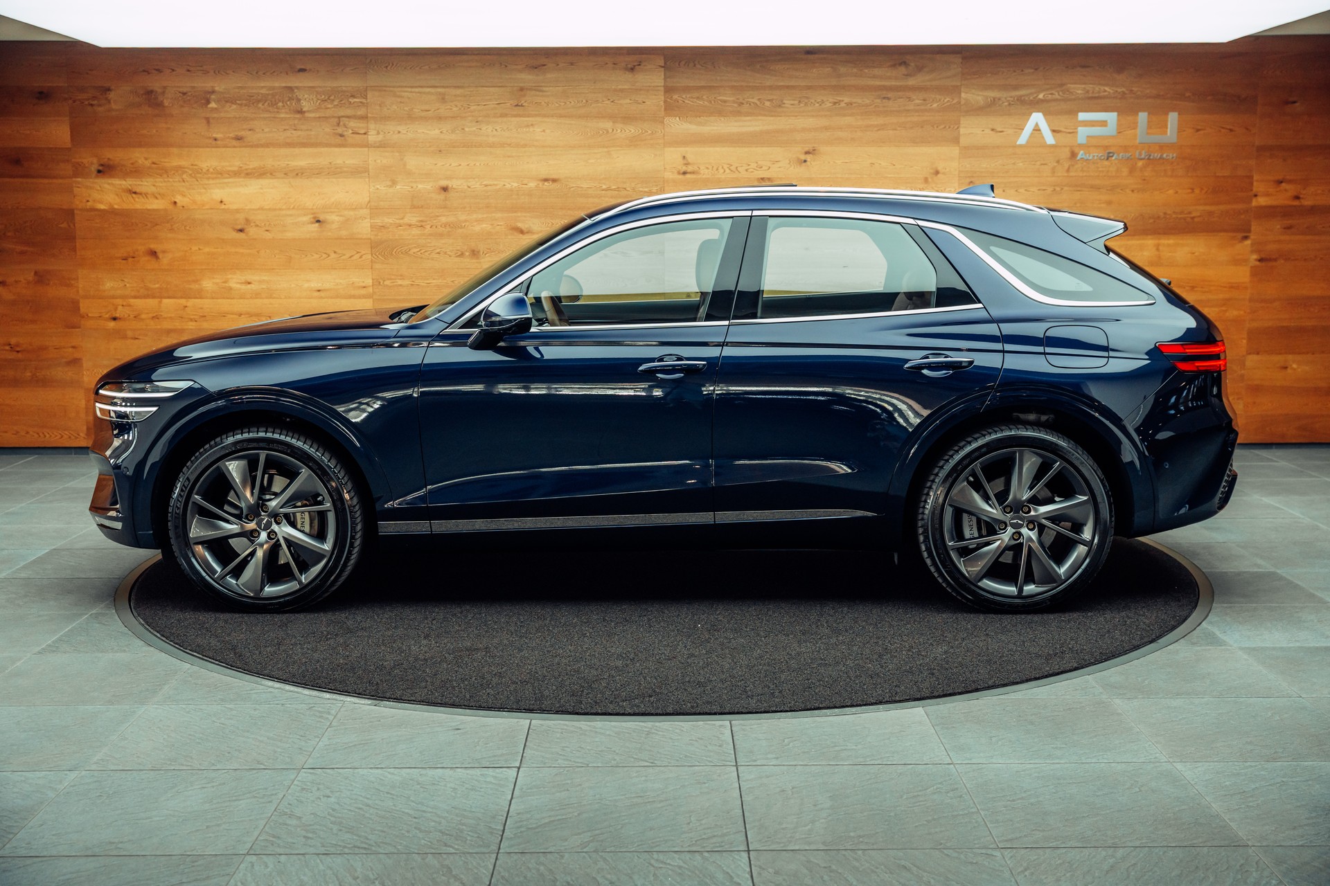 GENESIS GV70 2.2 CRDI Luxury AT8 AWD-image-9