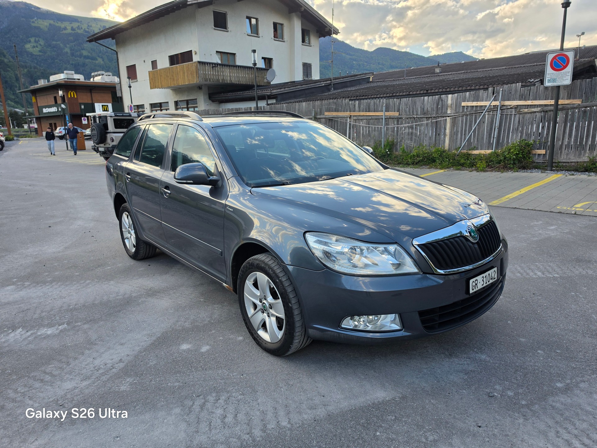 SKODA Octavia Combi 2.0 TDI Arosa 4x4-image-2