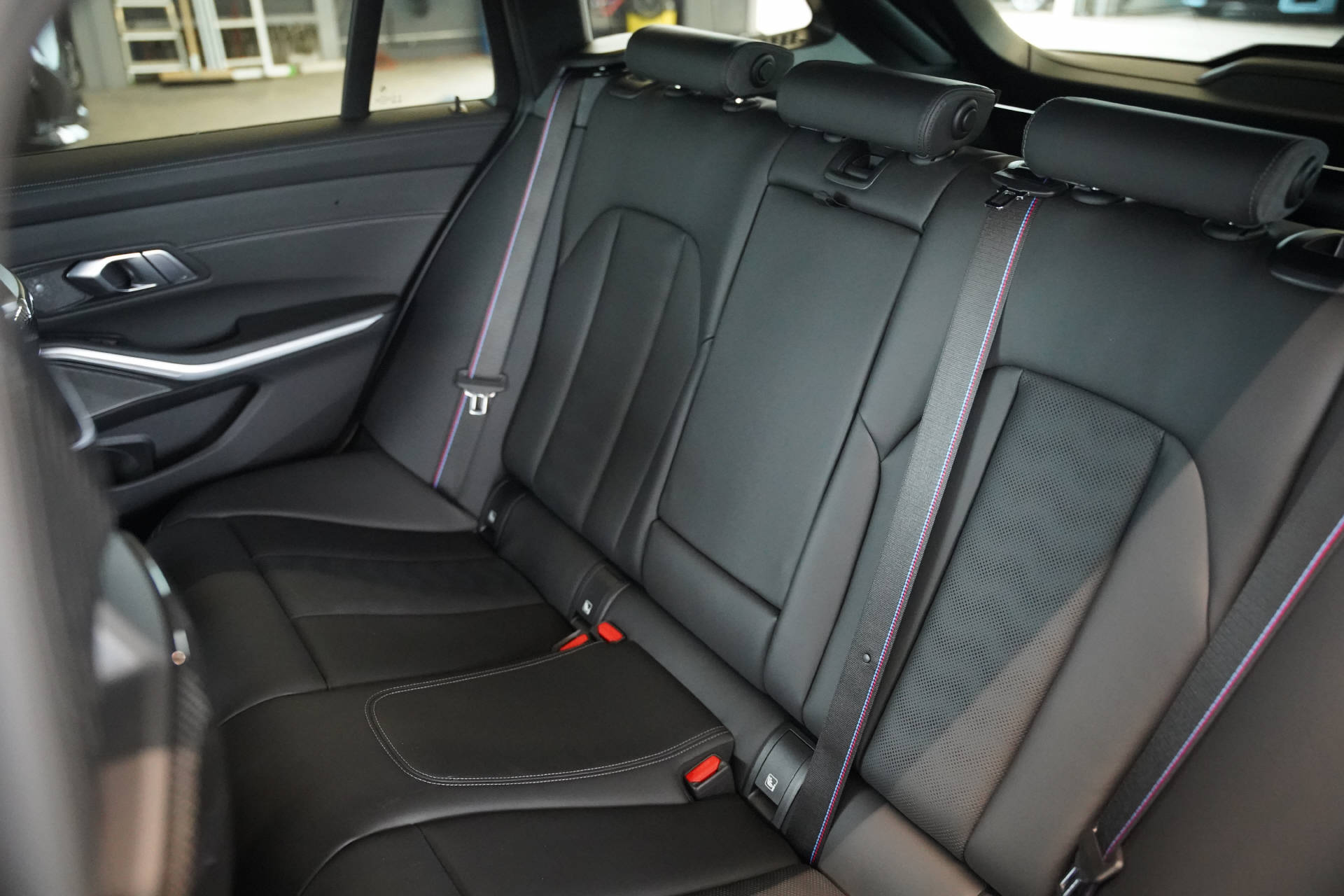 BMW M3 Touring xDrive Competition M LCI-image-10