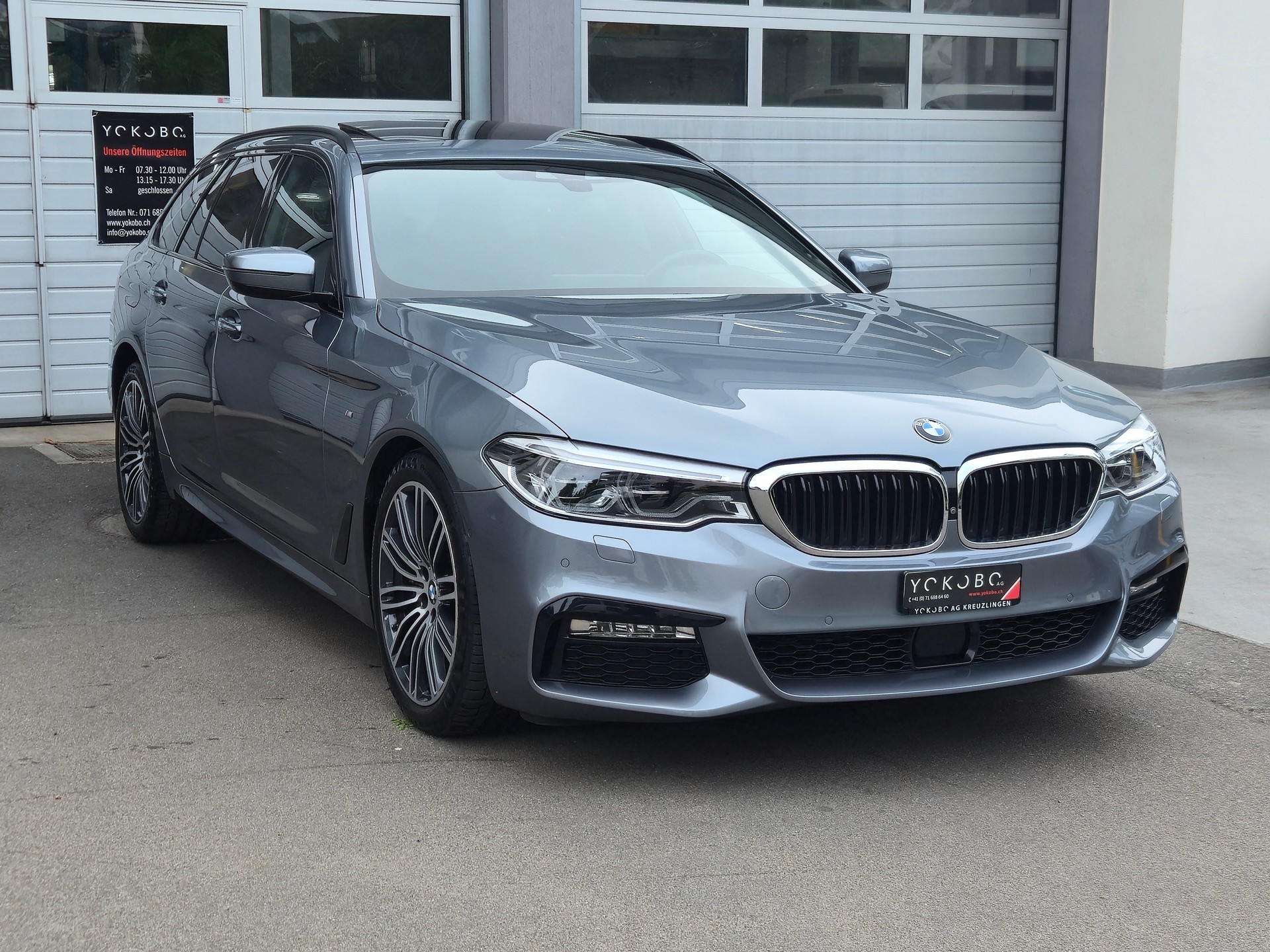 BMW 540d xDrive M Sport Touring Steptronic-image-1