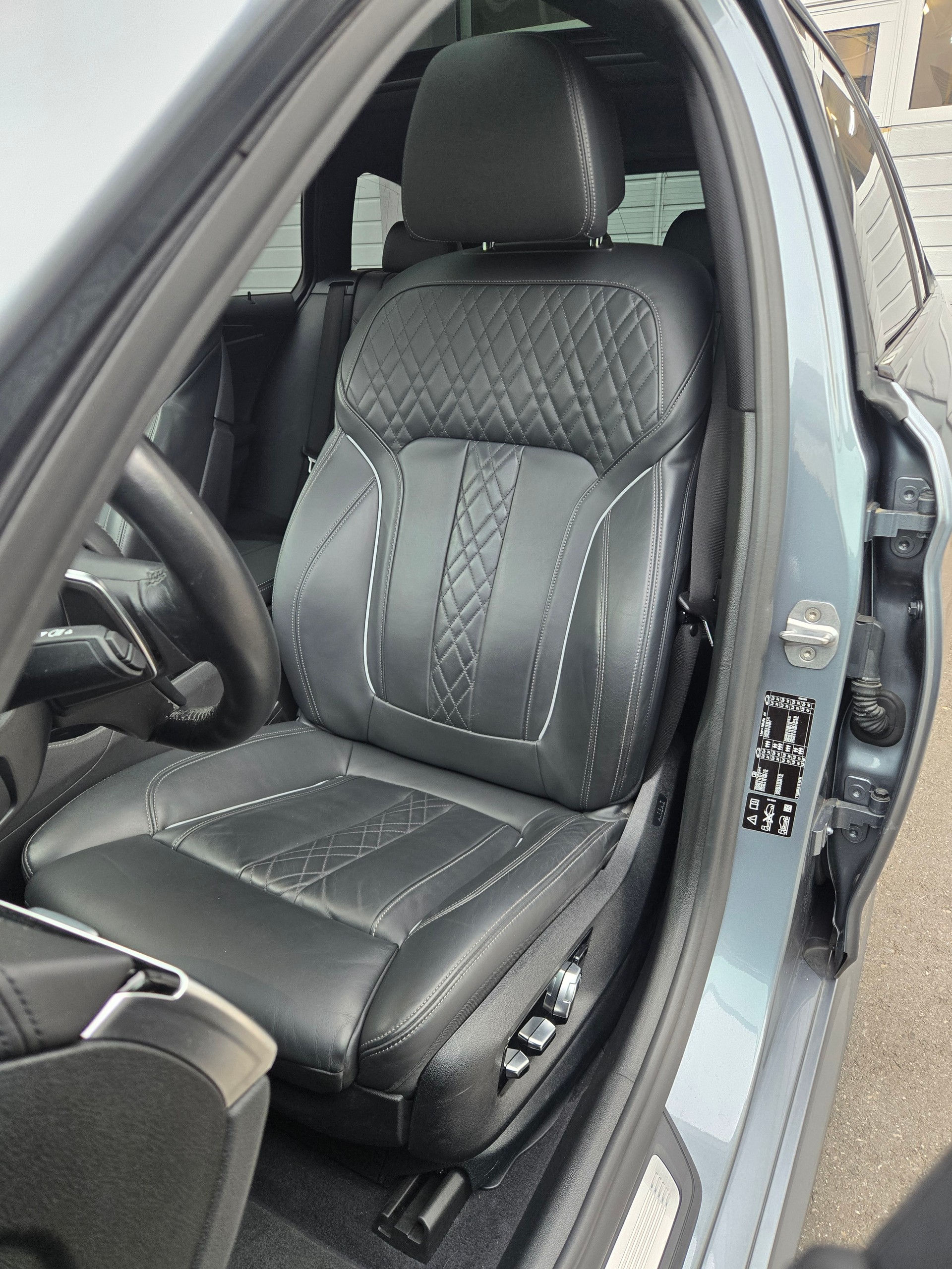 BMW 540d xDrive M Sport Touring Steptronic-image-6