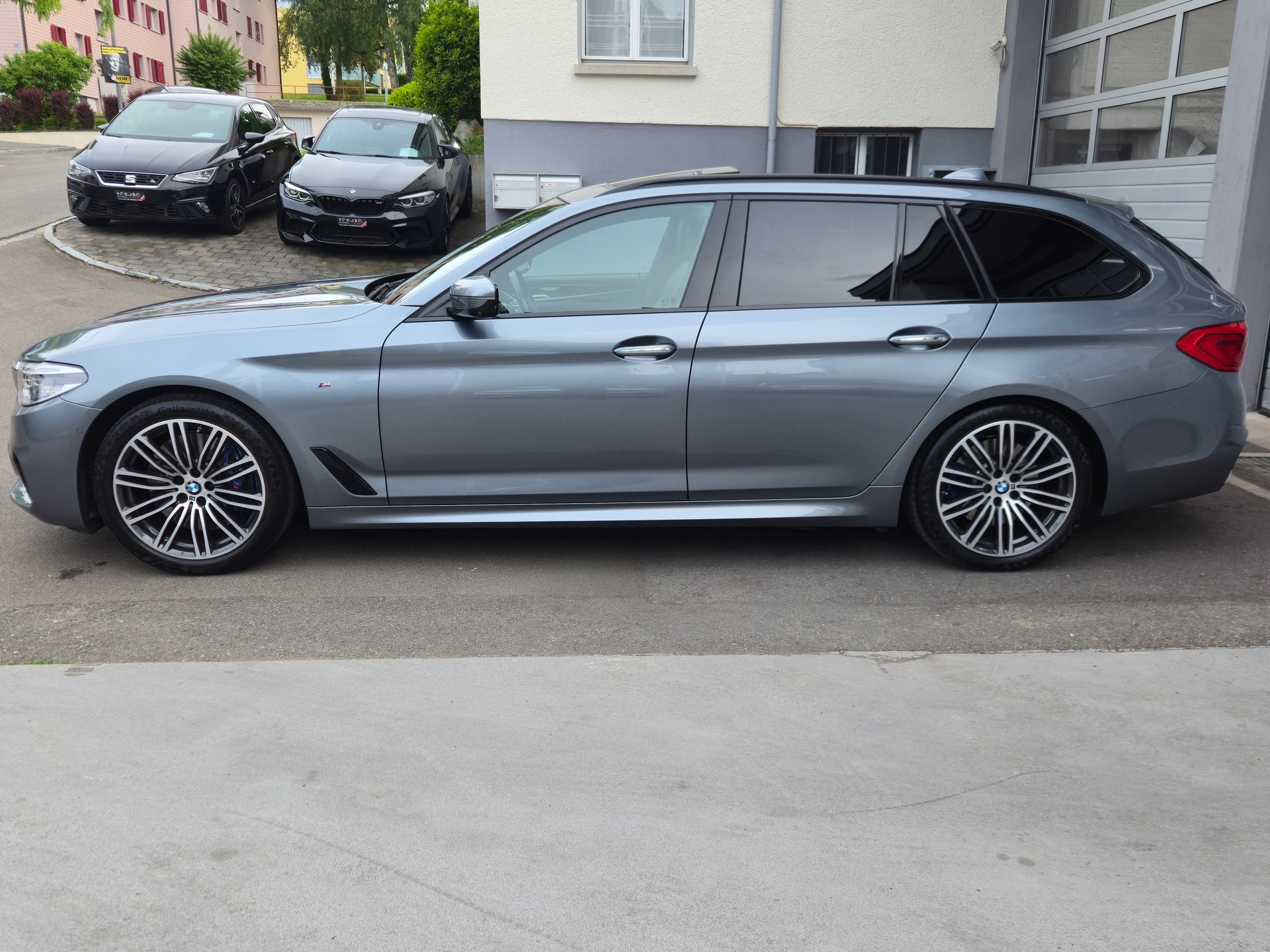 BMW 540d xDrive M Sport Touring Steptronic-image-7