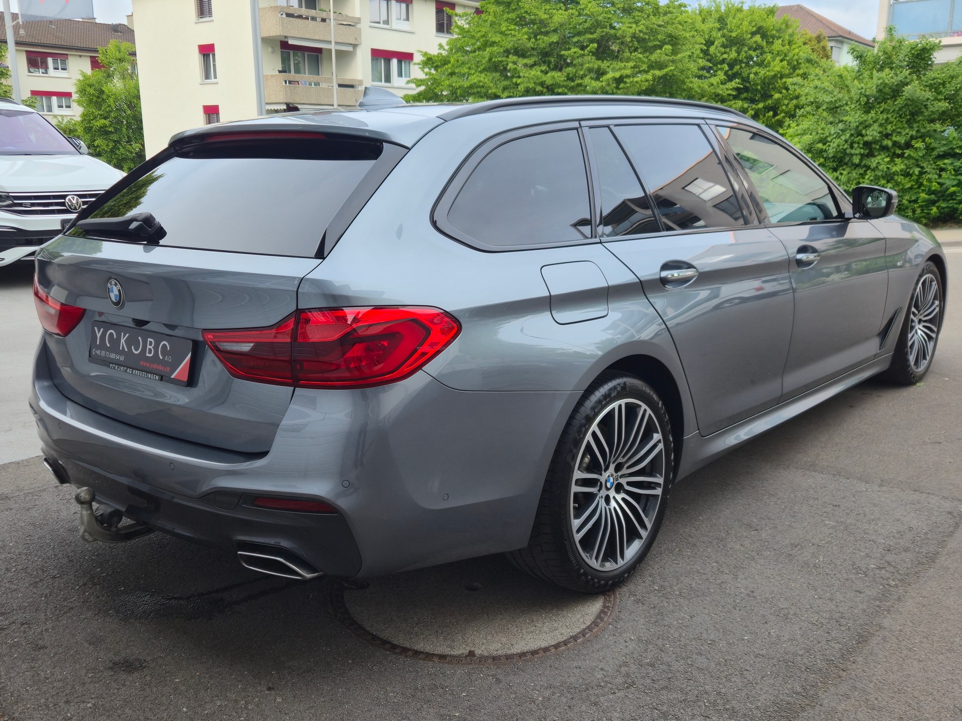 BMW 540d xDrive M Sport Touring Steptronic-image-2