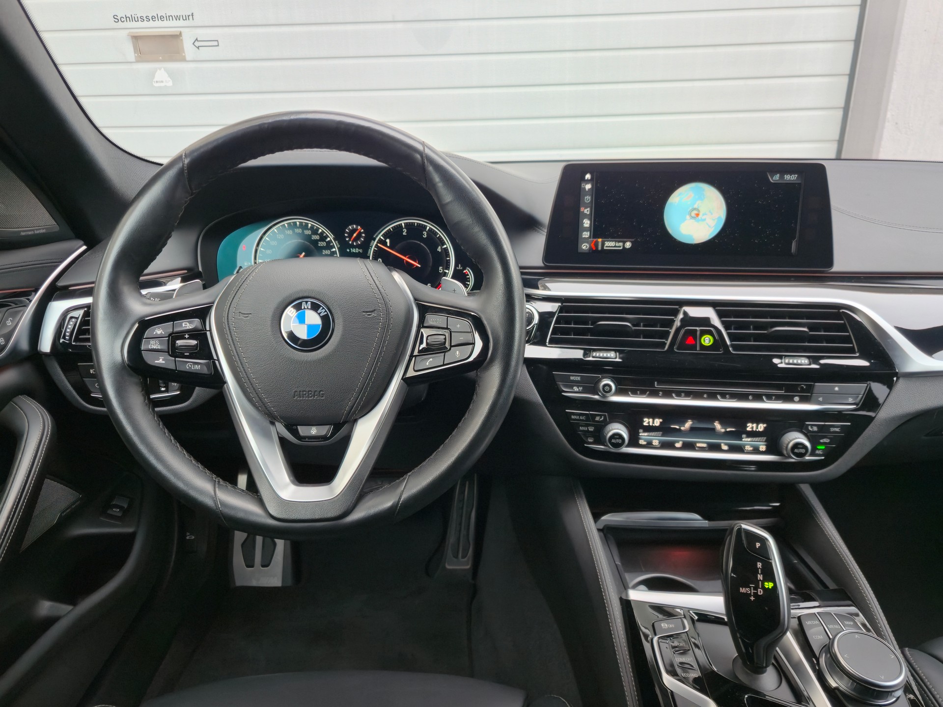 BMW 540d xDrive M Sport Touring Steptronic-image-4