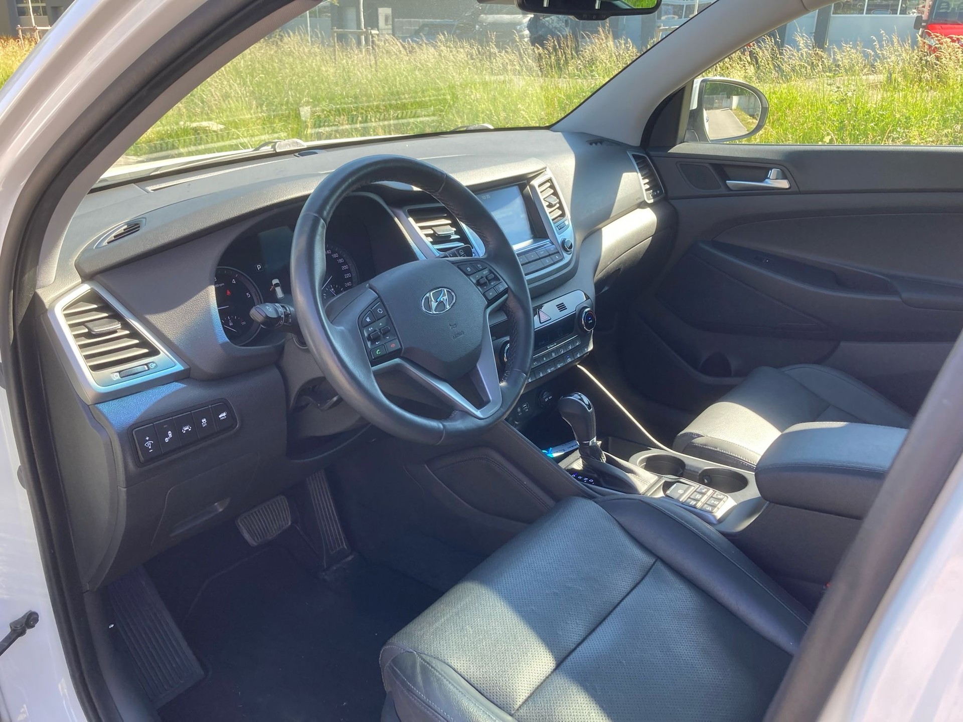 HYUNDAI Tucson 2.0 CRDI Vertex 4WD Automatic-image-9