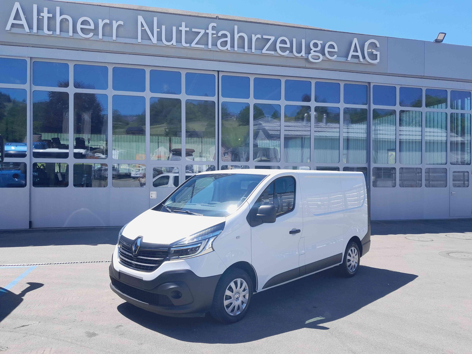 RENAULT Trafic Kaw. 2.9 t L1 H1 2.5 dCi 146 DPF-image-0