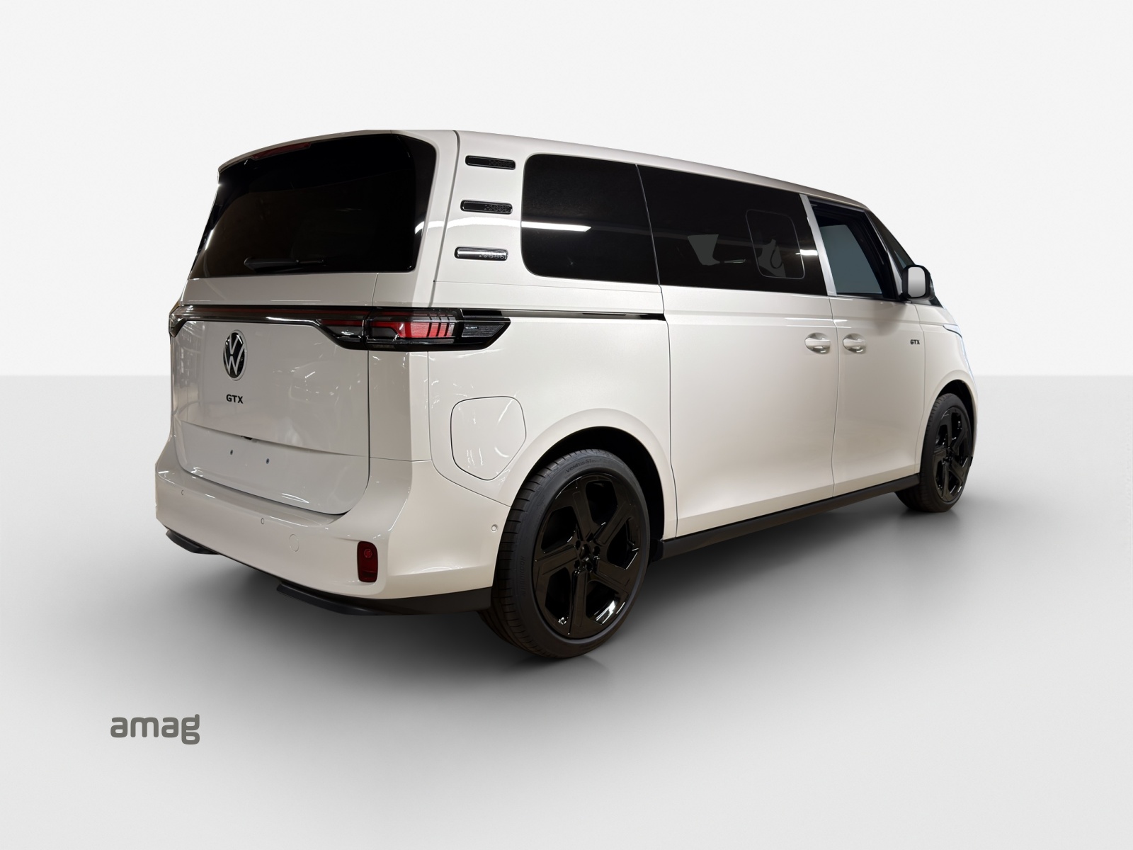 VW ID.Buzz LWB GTX 4 Motion-image-4