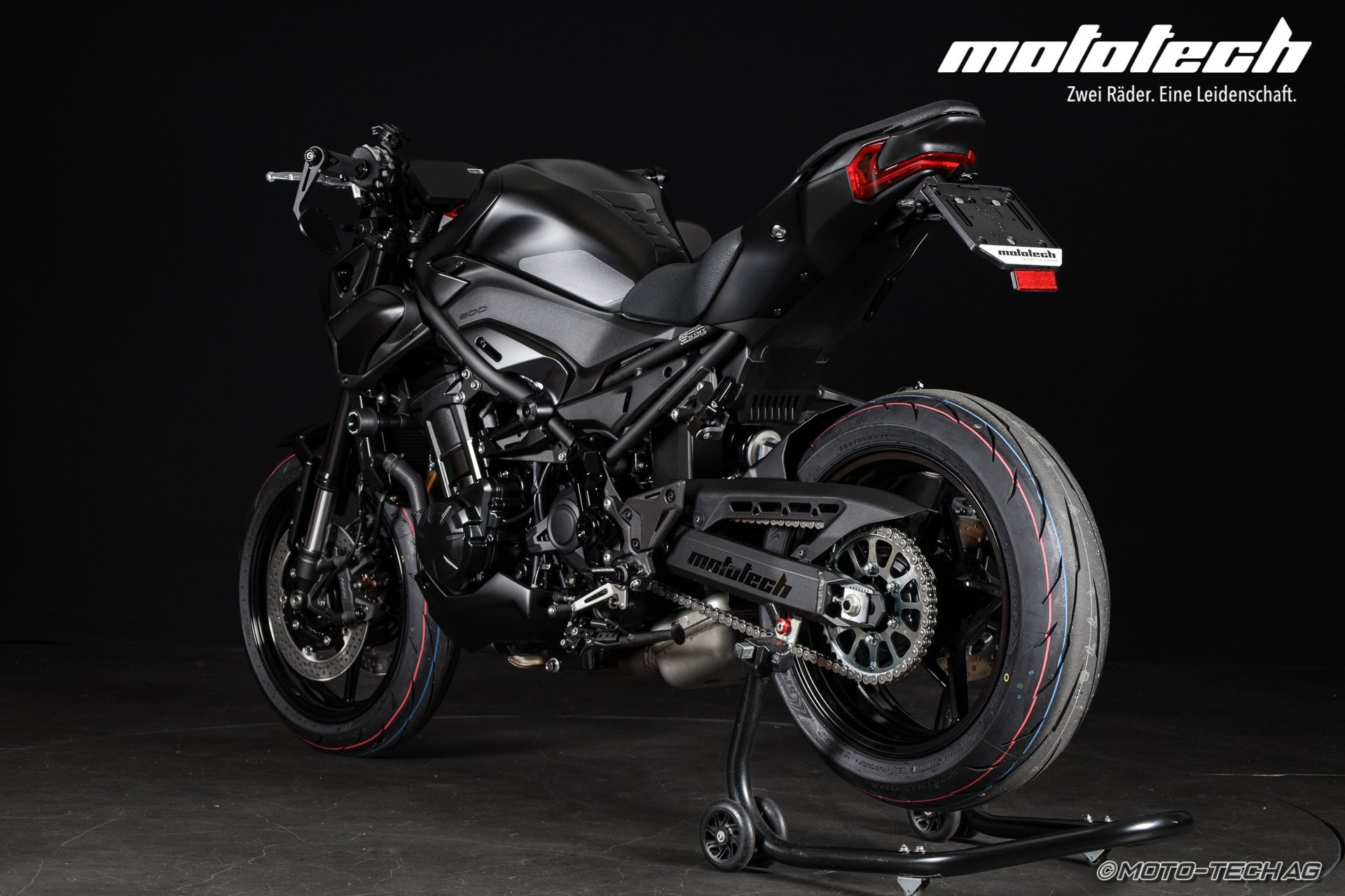 KAWASAKI Z 900 MY25 (35 / 91kW) STAGE 1 BLACK EDITION-showroom-element-3