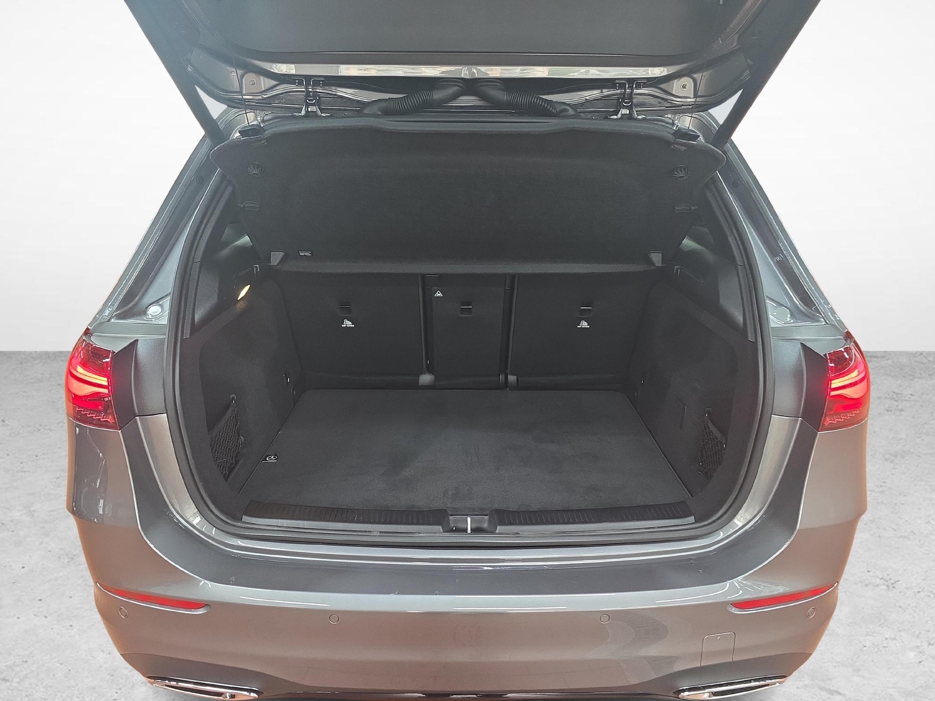 MERCEDES-BENZ B 250 e EQ Star AMG Line-image-10