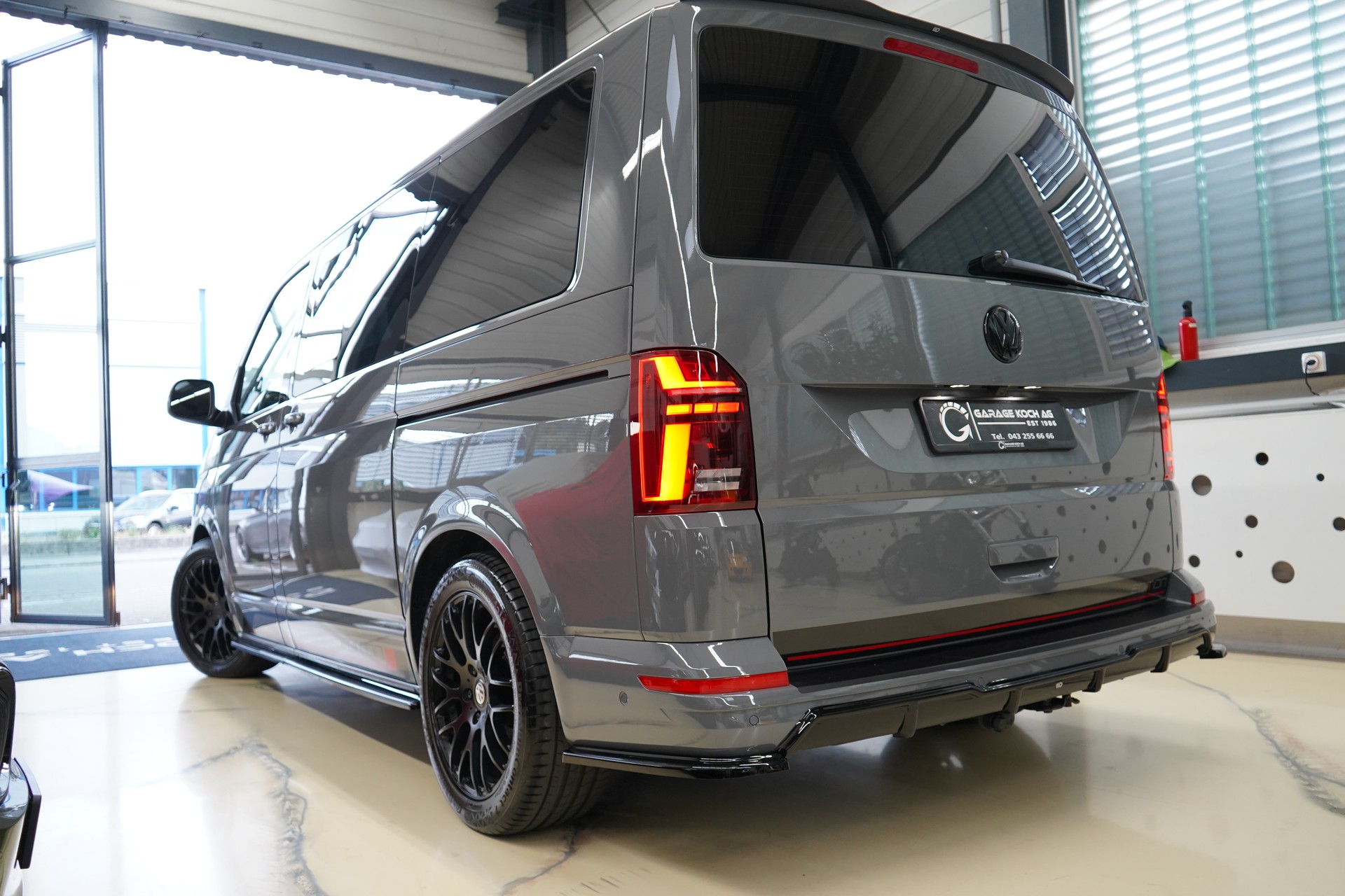 VW T6.1 Multivan 2.0 TDI Liberty Edition DSG-image-5