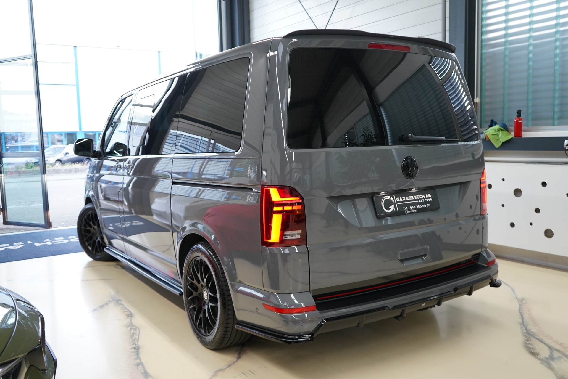 VW T6.1 Multivan 2.0 TDI Liberty Edition DSG-image-4