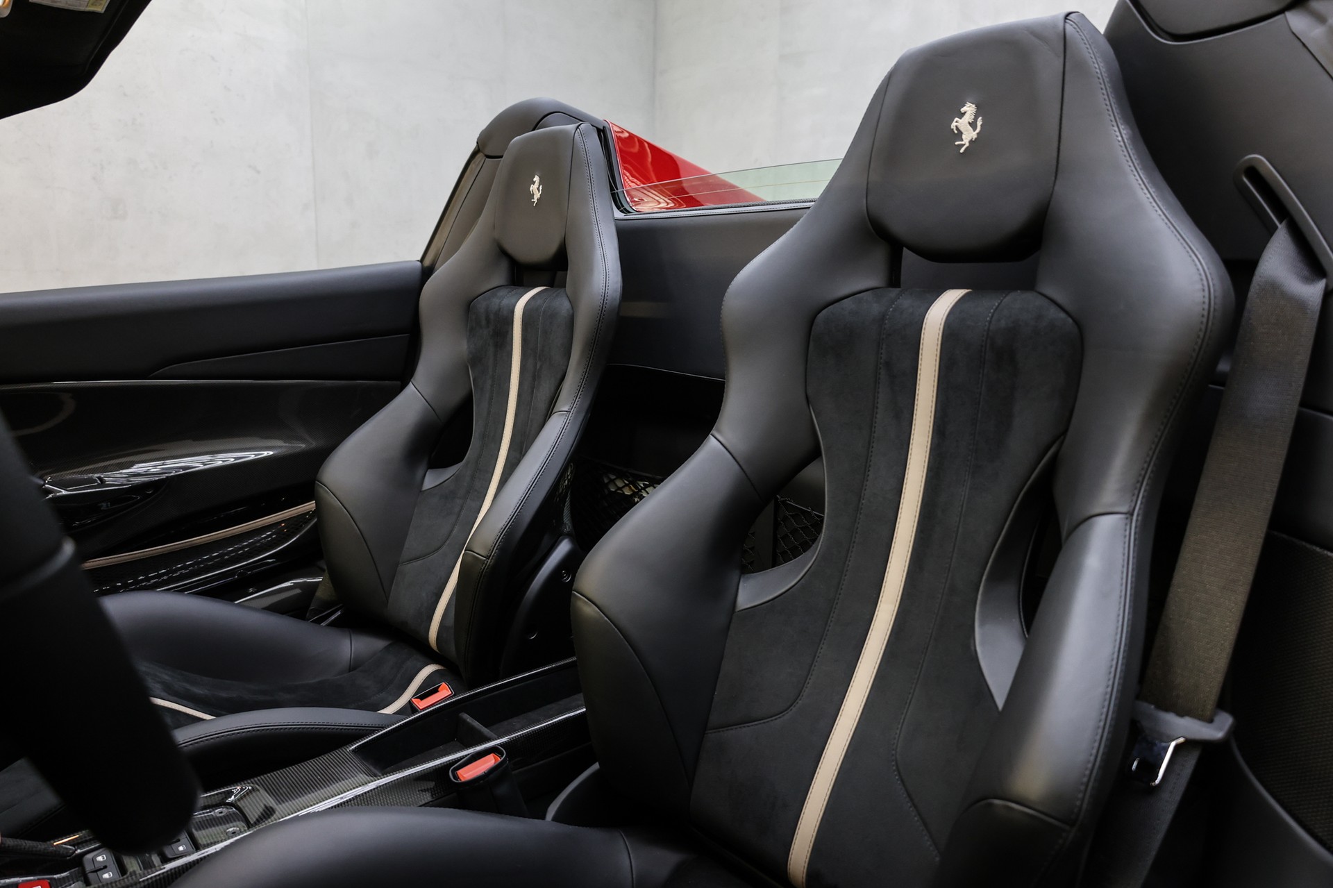 FERRARI 488 Pista Spider-image-36